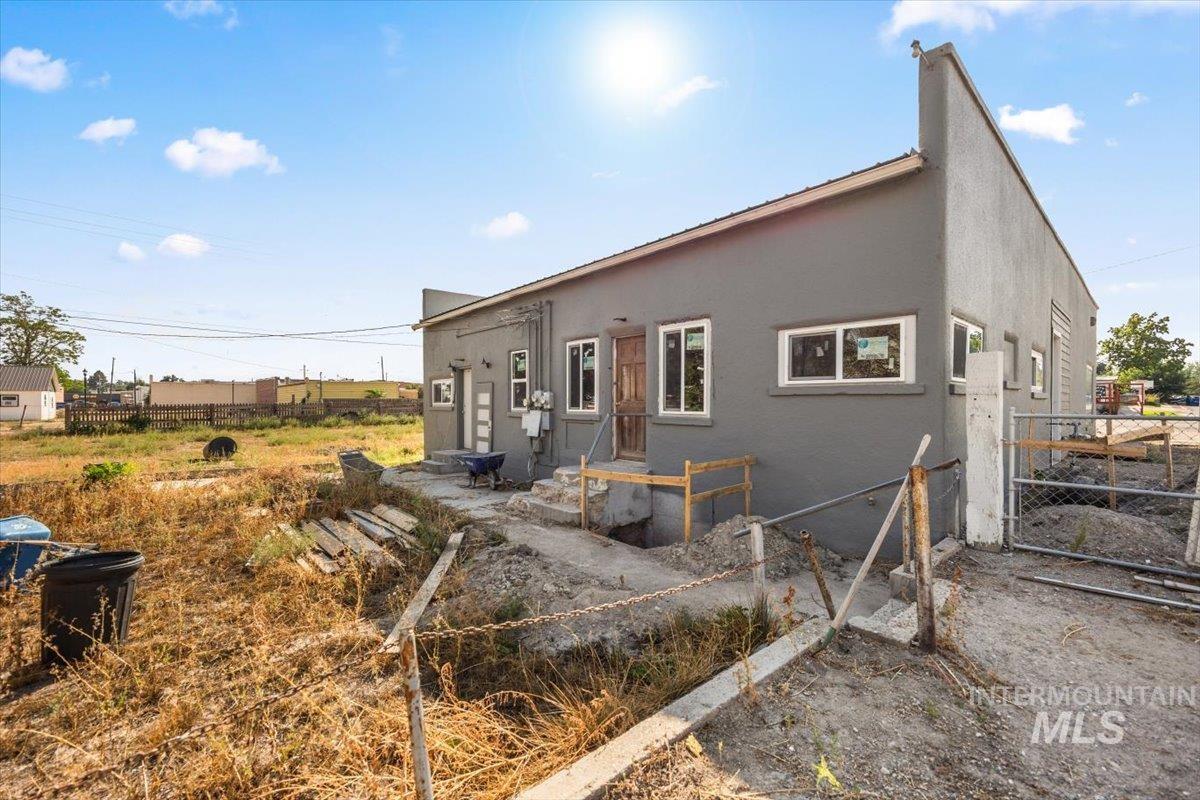 120 N Main St, Homedale, Idaho 83628, 2 Bedrooms, 2 Bathrooms, Residential For Sale, Price $275,000,MLS 98965210