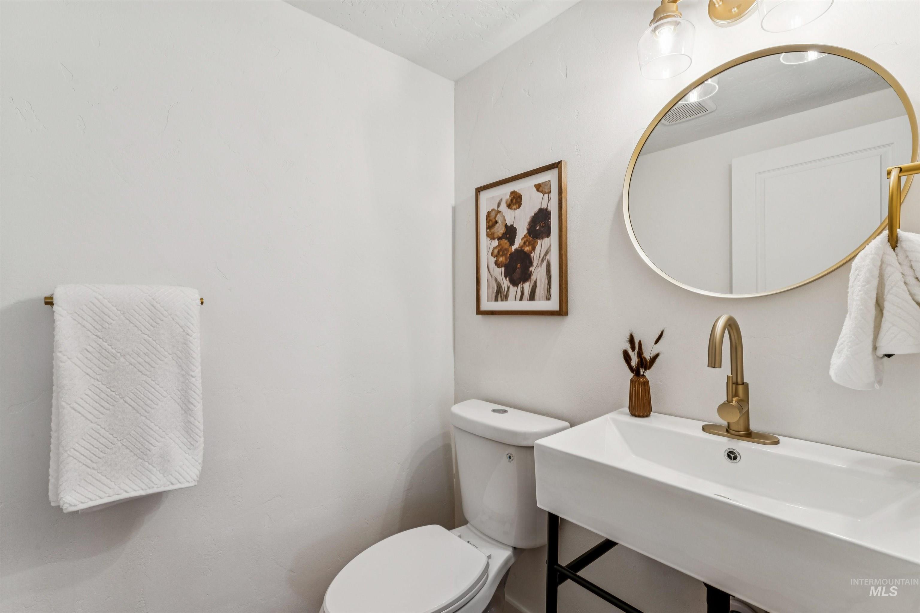 2419 W Hill Road, Boise, Idaho 83702, 4 Bedrooms, 3.5 Bathrooms, Residential For Sale, Price $775,000,MLS 98965211