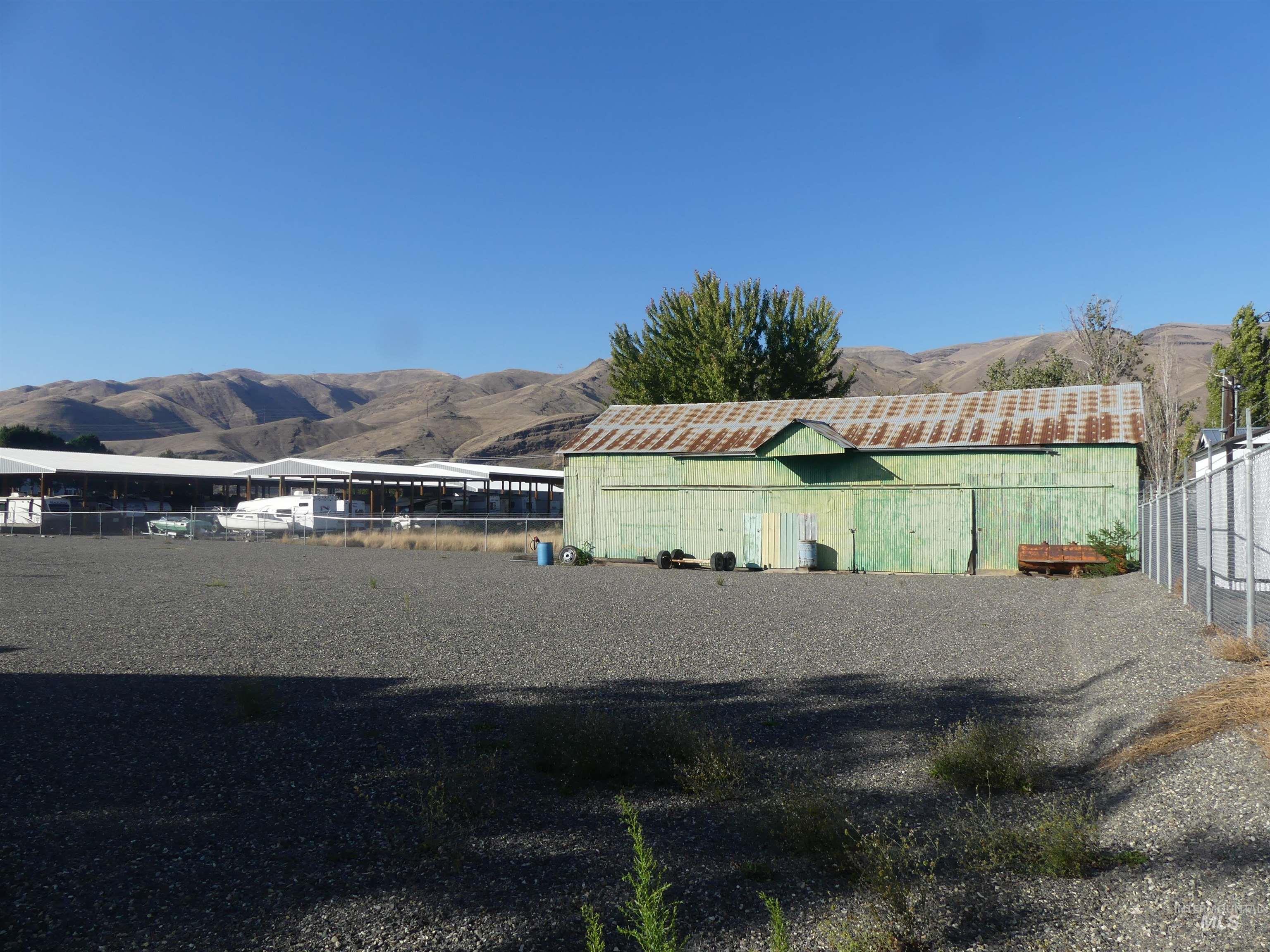 View of yard featuring a mountain view