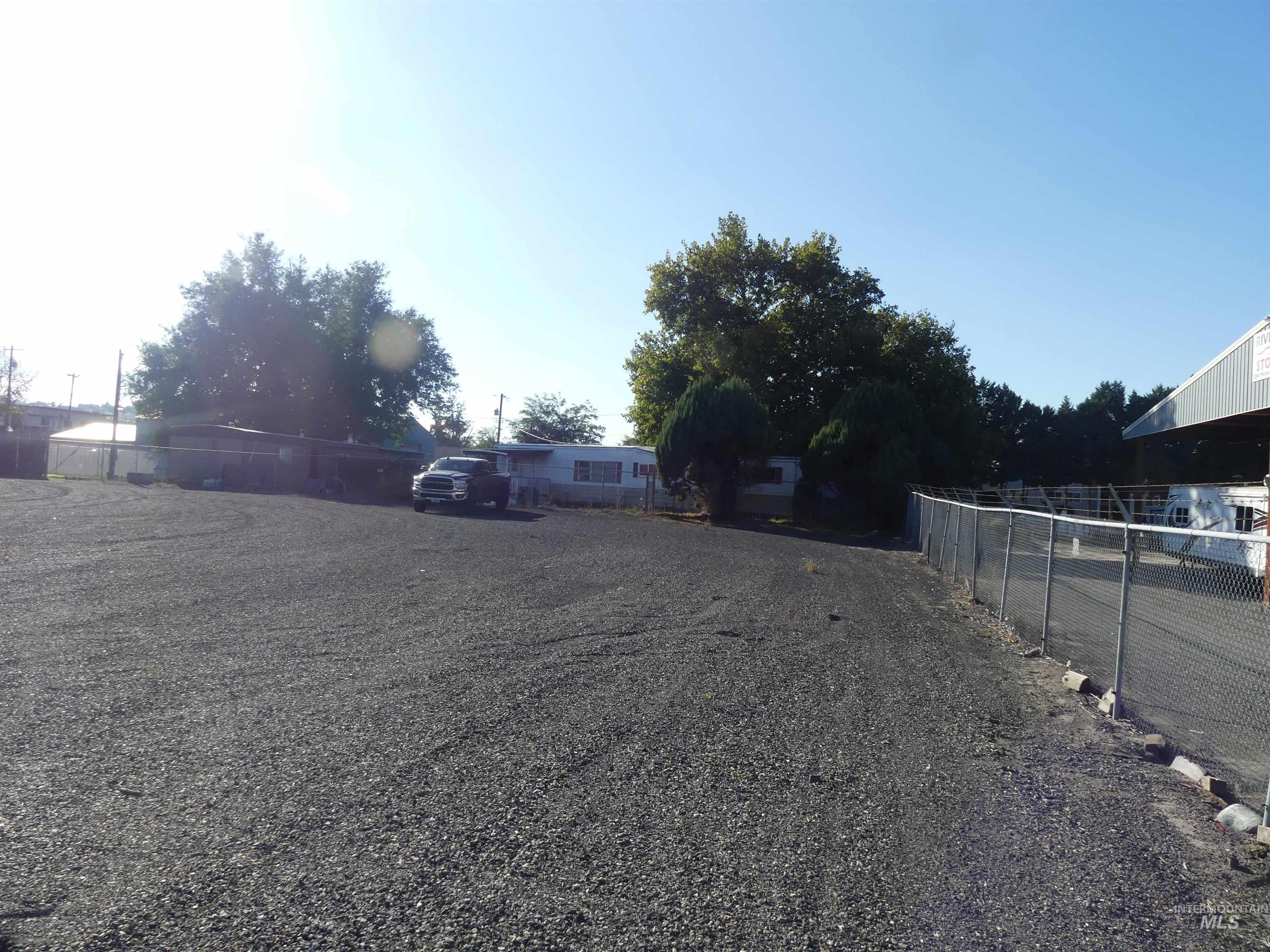 View of dirt / gravel road