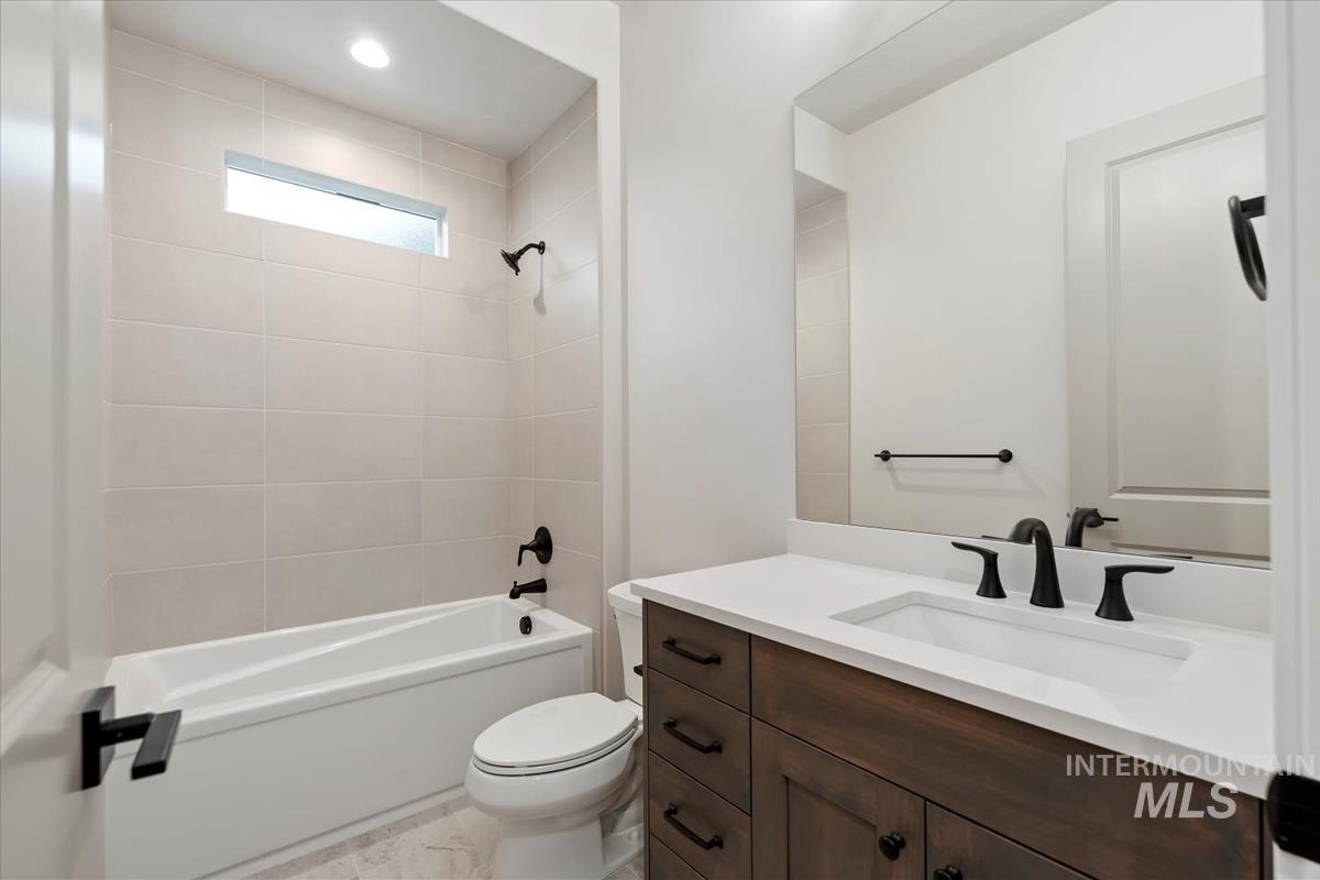 779 W Buroak Dr, Meridian, Idaho 83642, 4 Bedrooms, 3 Bathrooms, Residential For Sale, Price $796,880,MLS 98965224