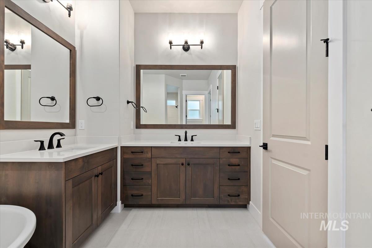 779 W Buroak Dr, Meridian, Idaho 83642, 4 Bedrooms, 3 Bathrooms, Residential For Sale, Price $796,880,MLS 98965224