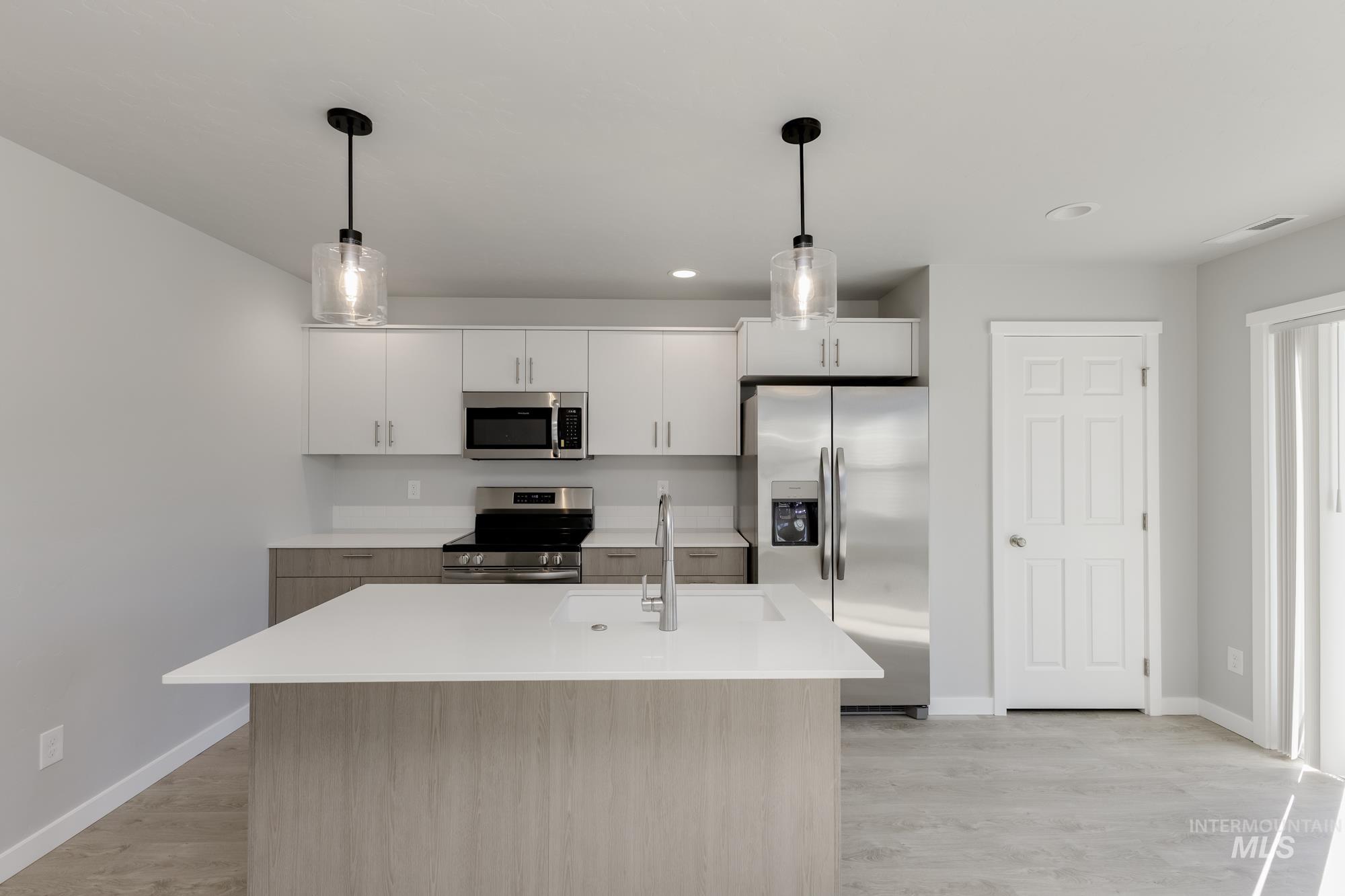 109 Bighorn St, Horseshoe Bend, Idaho 83629, 3 Bedrooms, 2.5 Bathrooms, Residential For Sale, Price $344,990,MLS 98965240