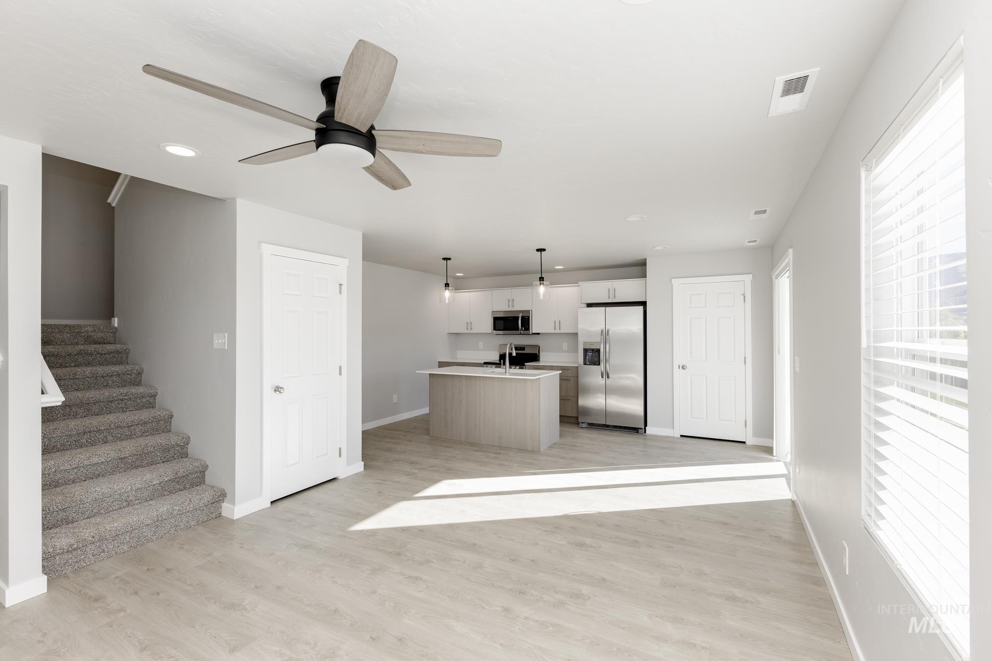 109 Bighorn St, Horseshoe Bend, Idaho 83629, 3 Bedrooms, 2.5 Bathrooms, Residential For Sale, Price $344,990,MLS 98965240