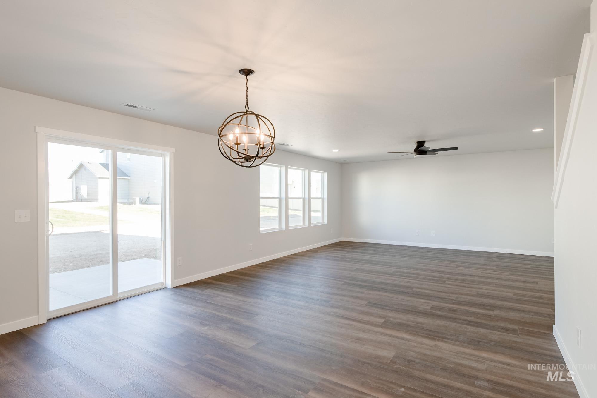 756 Strike Eagle St, Mountain Home, Idaho 83647, 5 Bedrooms, 3 Bathrooms, Residential For Sale, Price $444,990,MLS 98965241