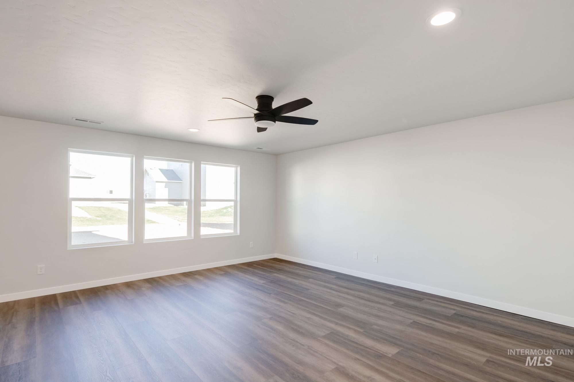 756 Strike Eagle St, Mountain Home, Idaho 83647, 5 Bedrooms, 3 Bathrooms, Residential For Sale, Price $444,990,MLS 98965241