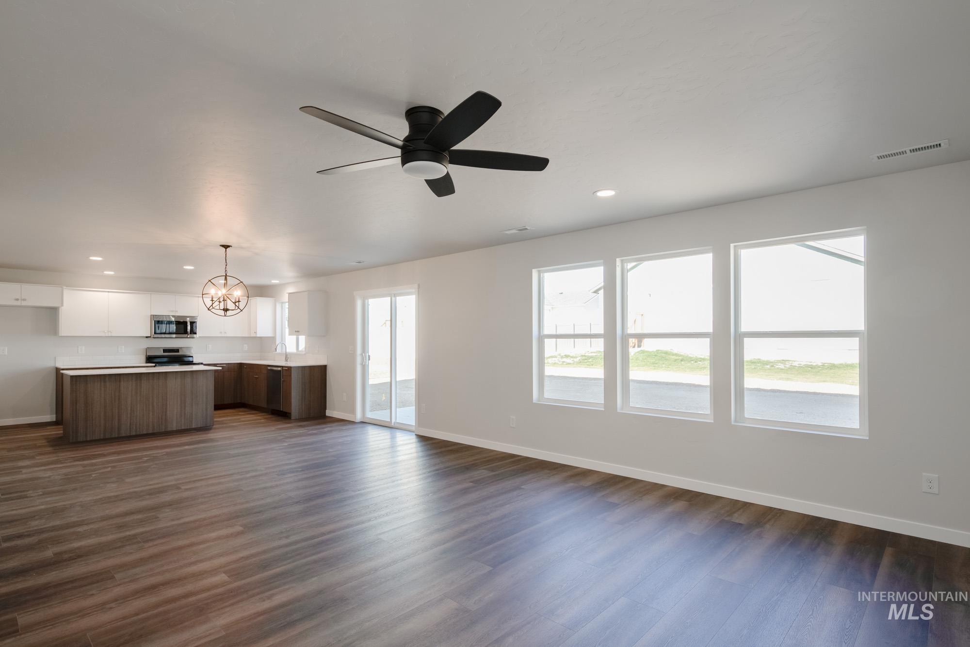 756 Strike Eagle St, Mountain Home, Idaho 83647, 5 Bedrooms, 3 Bathrooms, Residential For Sale, Price $444,990,MLS 98965241