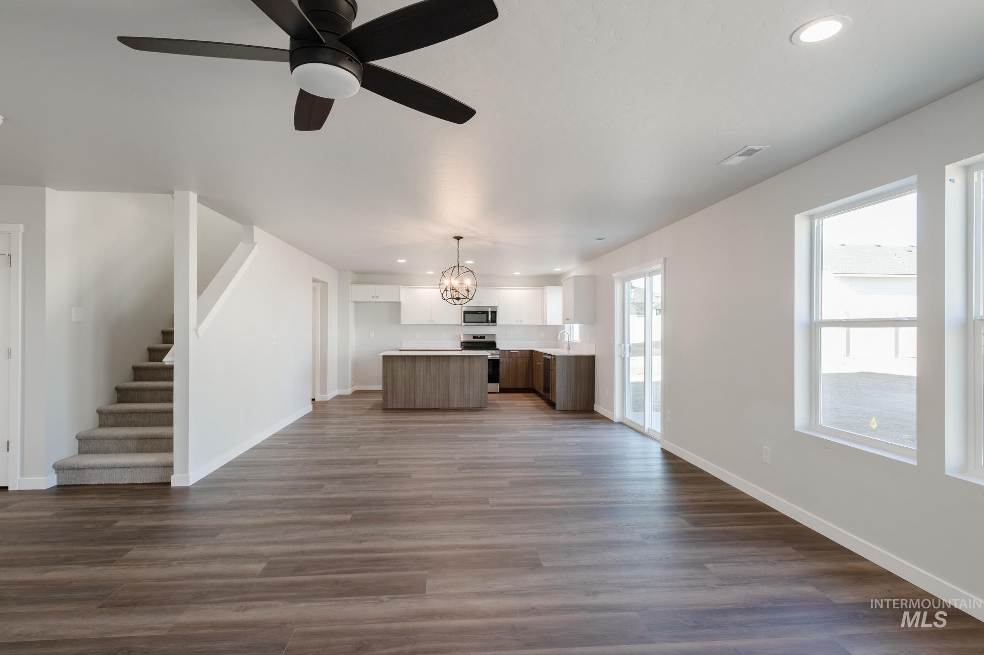 756 Strike Eagle St, Mountain Home, Idaho 83647, 5 Bedrooms, 3 Bathrooms, Residential For Sale, Price $444,990,MLS 98965241