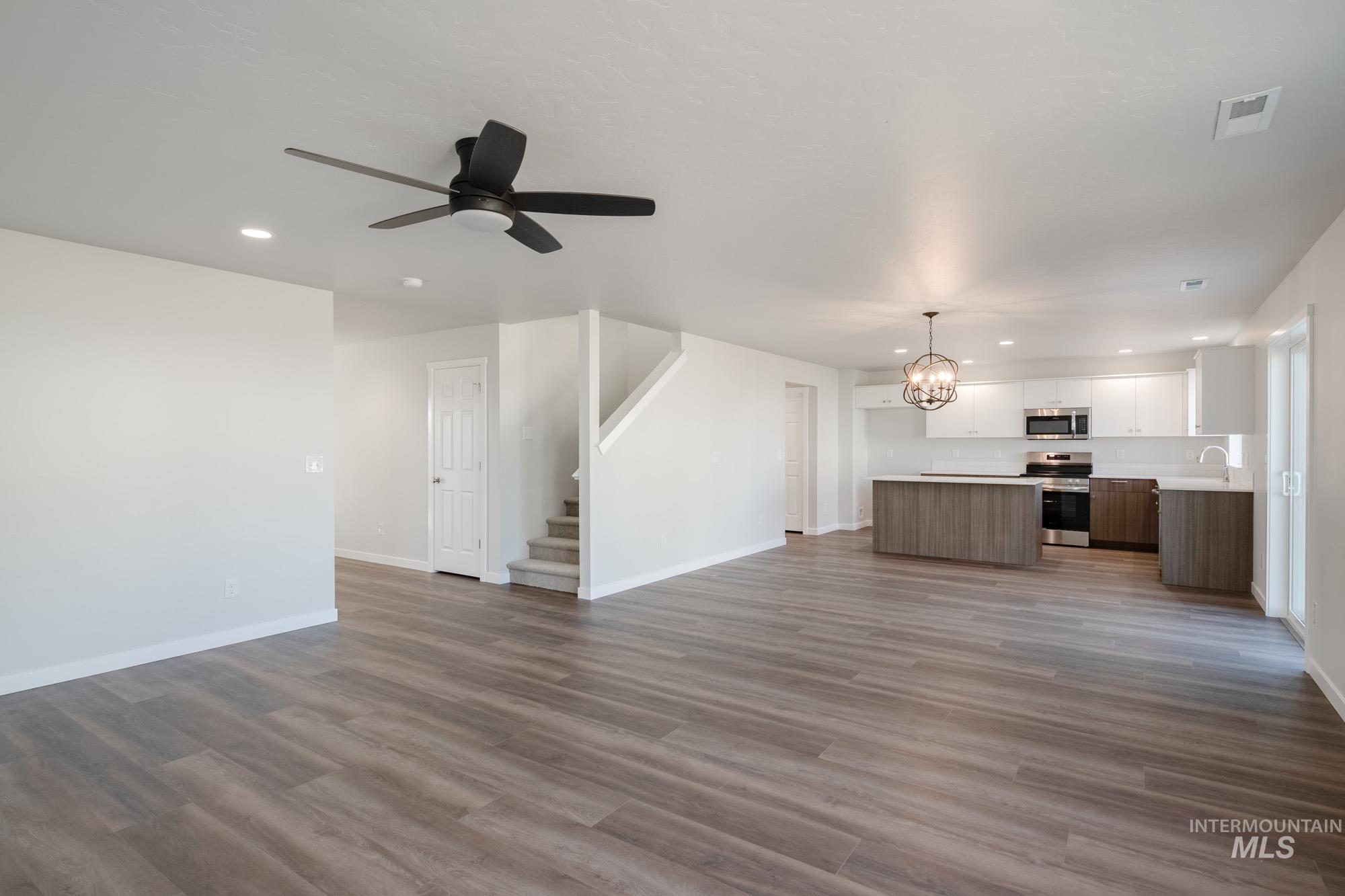 756 Strike Eagle St, Mountain Home, Idaho 83647, 5 Bedrooms, 3 Bathrooms, Residential For Sale, Price $444,990,MLS 98965241