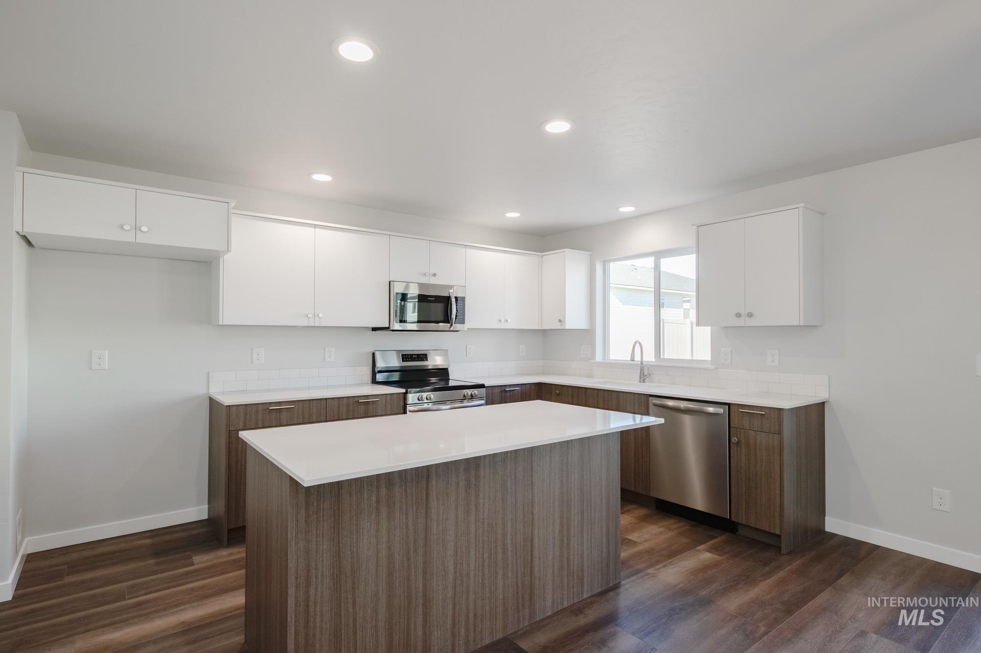 756 Strike Eagle St, Mountain Home, Idaho 83647, 5 Bedrooms, 3 Bathrooms, Residential For Sale, Price $444,990,MLS 98965241