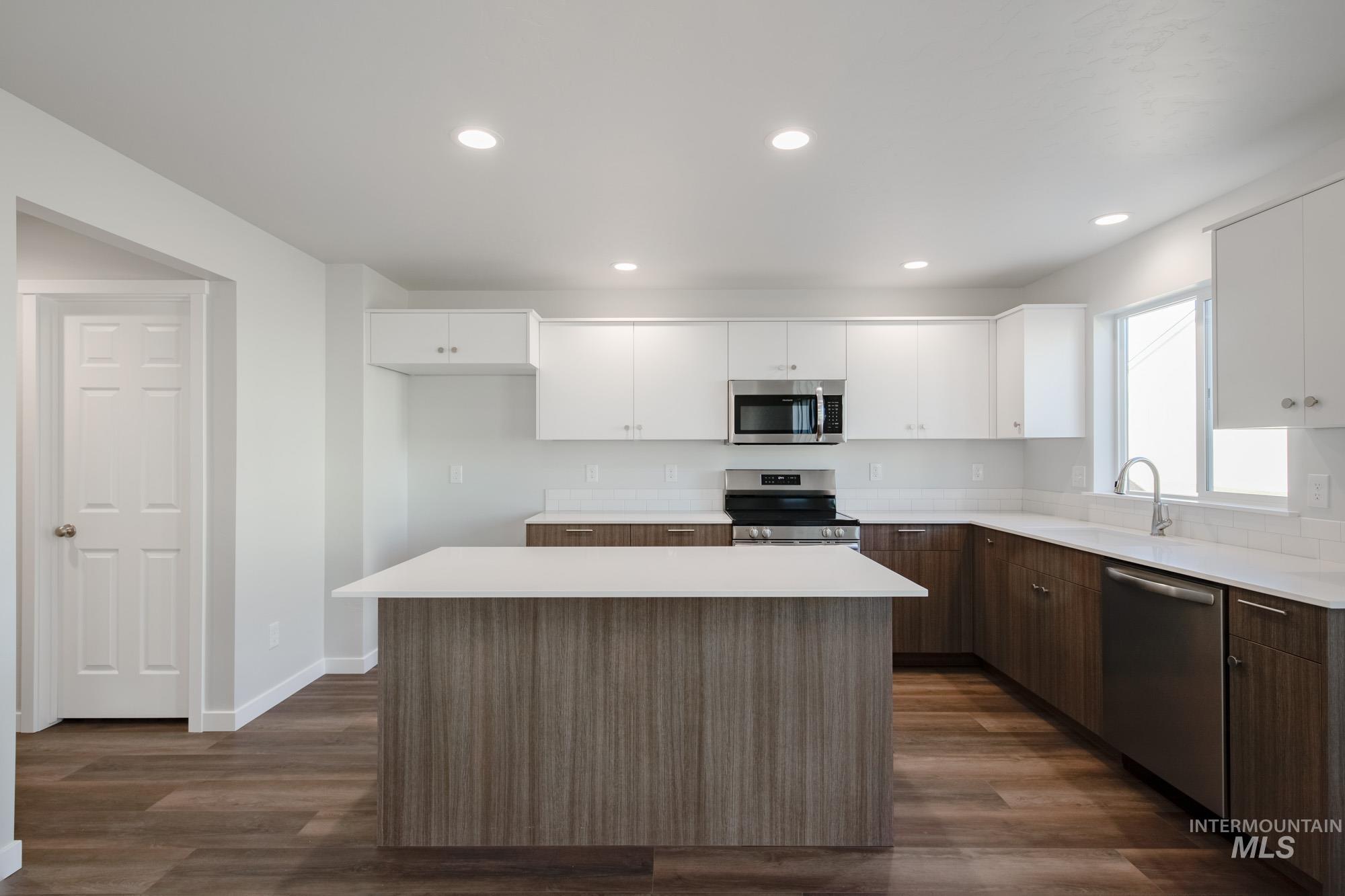 756 Strike Eagle St, Mountain Home, Idaho 83647, 5 Bedrooms, 3 Bathrooms, Residential For Sale, Price $444,990,MLS 98965241