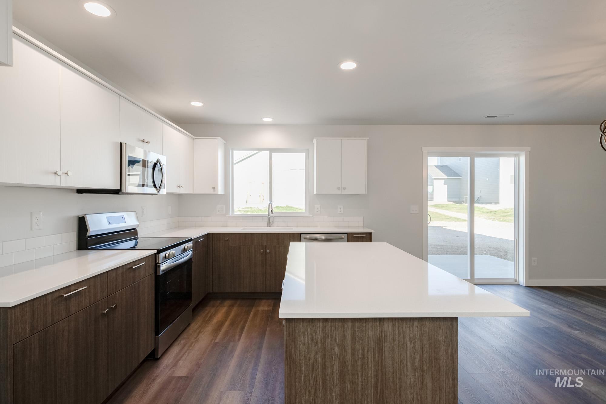 756 Strike Eagle St, Mountain Home, Idaho 83647, 5 Bedrooms, 3 Bathrooms, Residential For Sale, Price $444,990,MLS 98965241