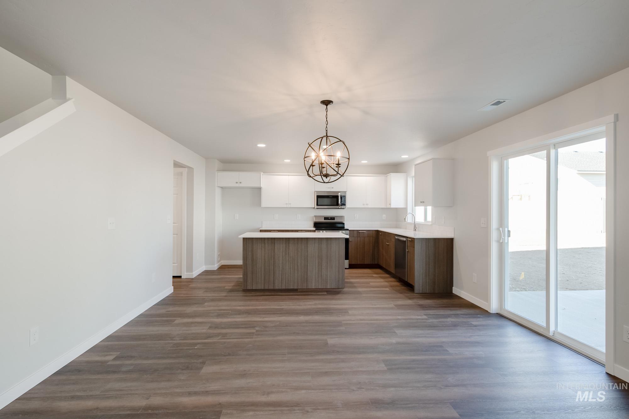 756 Strike Eagle St, Mountain Home, Idaho 83647, 5 Bedrooms, 3 Bathrooms, Residential For Sale, Price $444,990,MLS 98965241