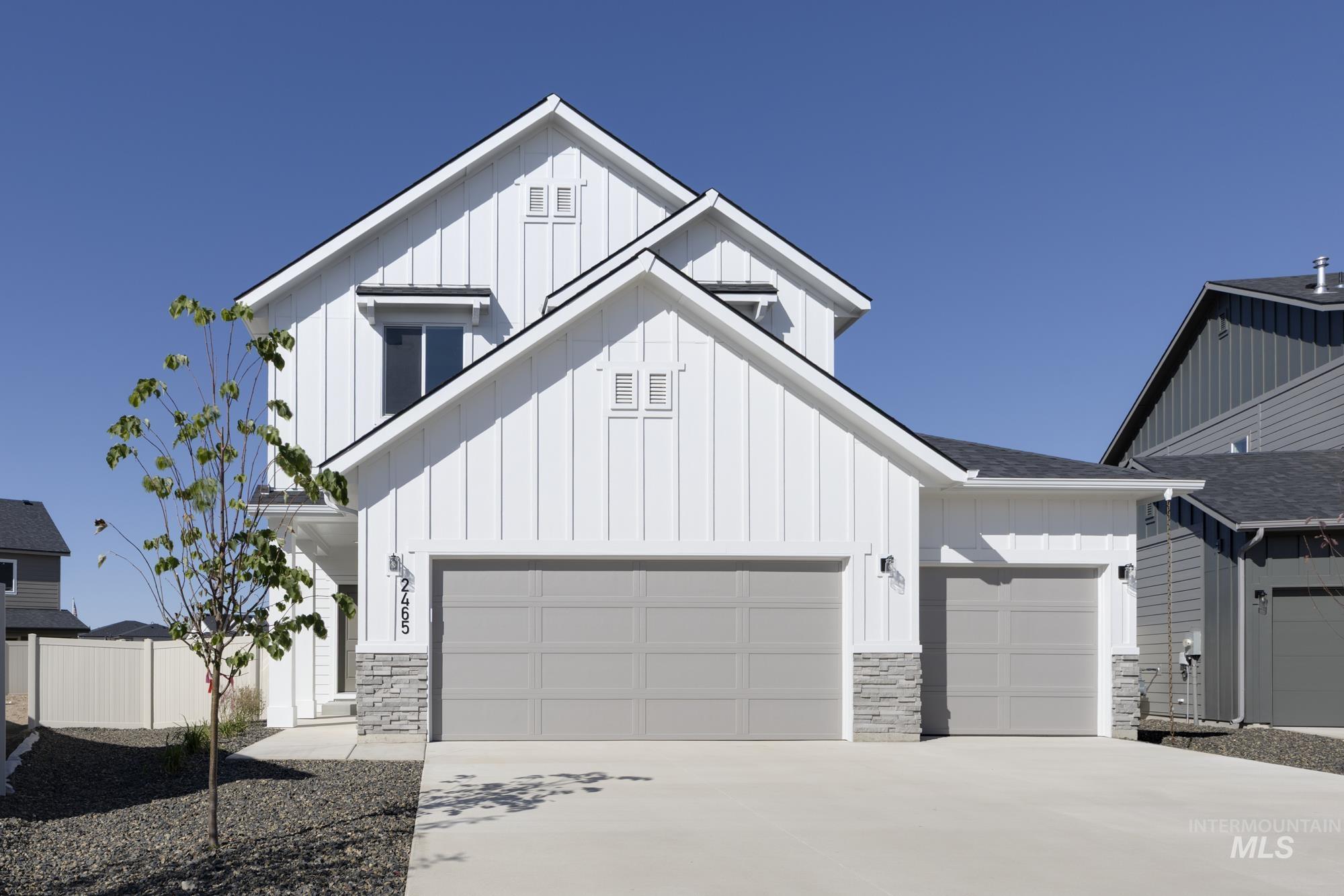 2465 N Silver Wolf Ave, Star, Idaho 83669, 4 Bedrooms, 2.5 Bathrooms, Residential For Sale, Price $484,990,MLS 98965244