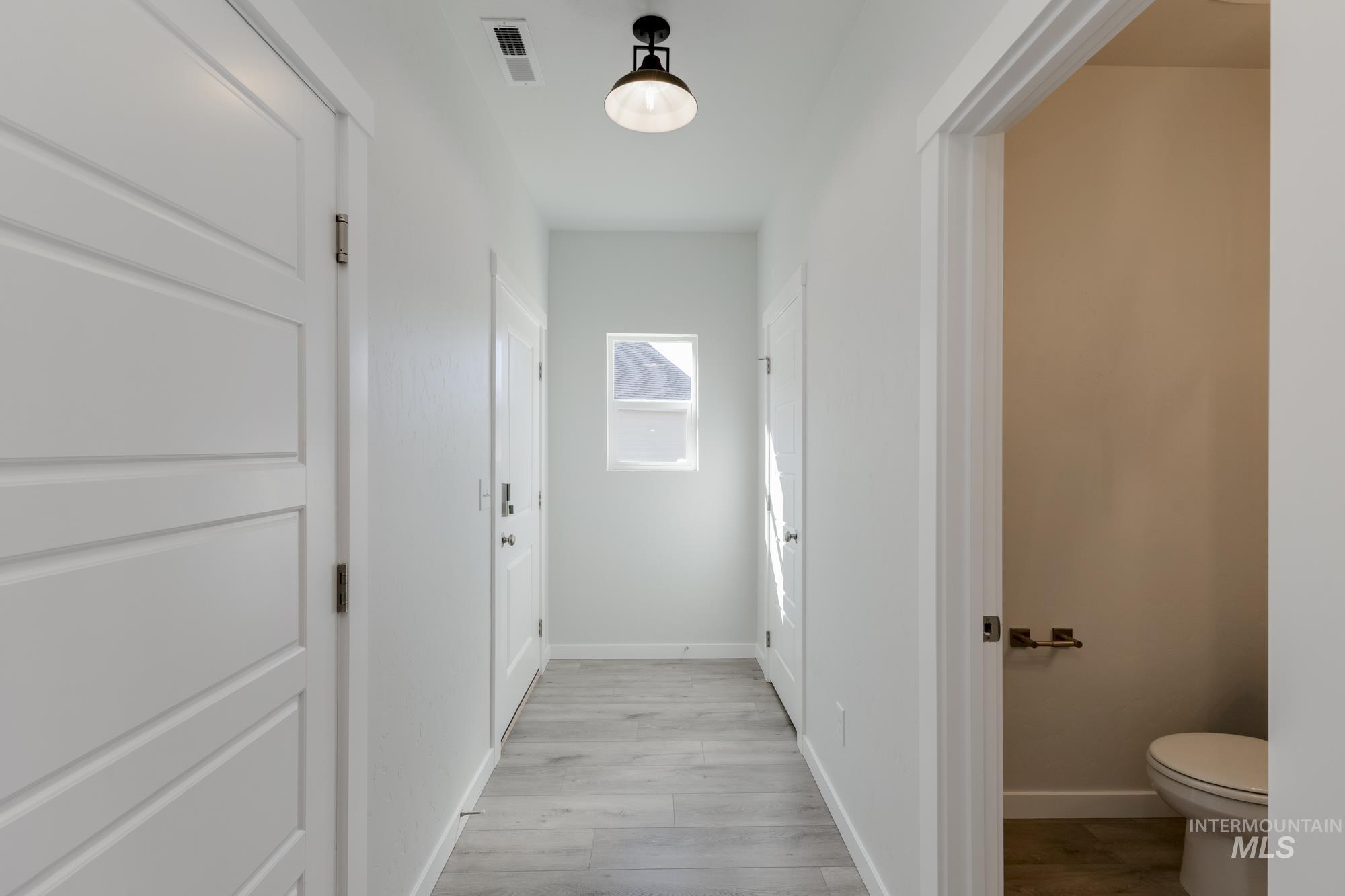 2465 N Silver Wolf Ave, Star, Idaho 83669, 4 Bedrooms, 2.5 Bathrooms, Residential For Sale, Price $484,990,MLS 98965244