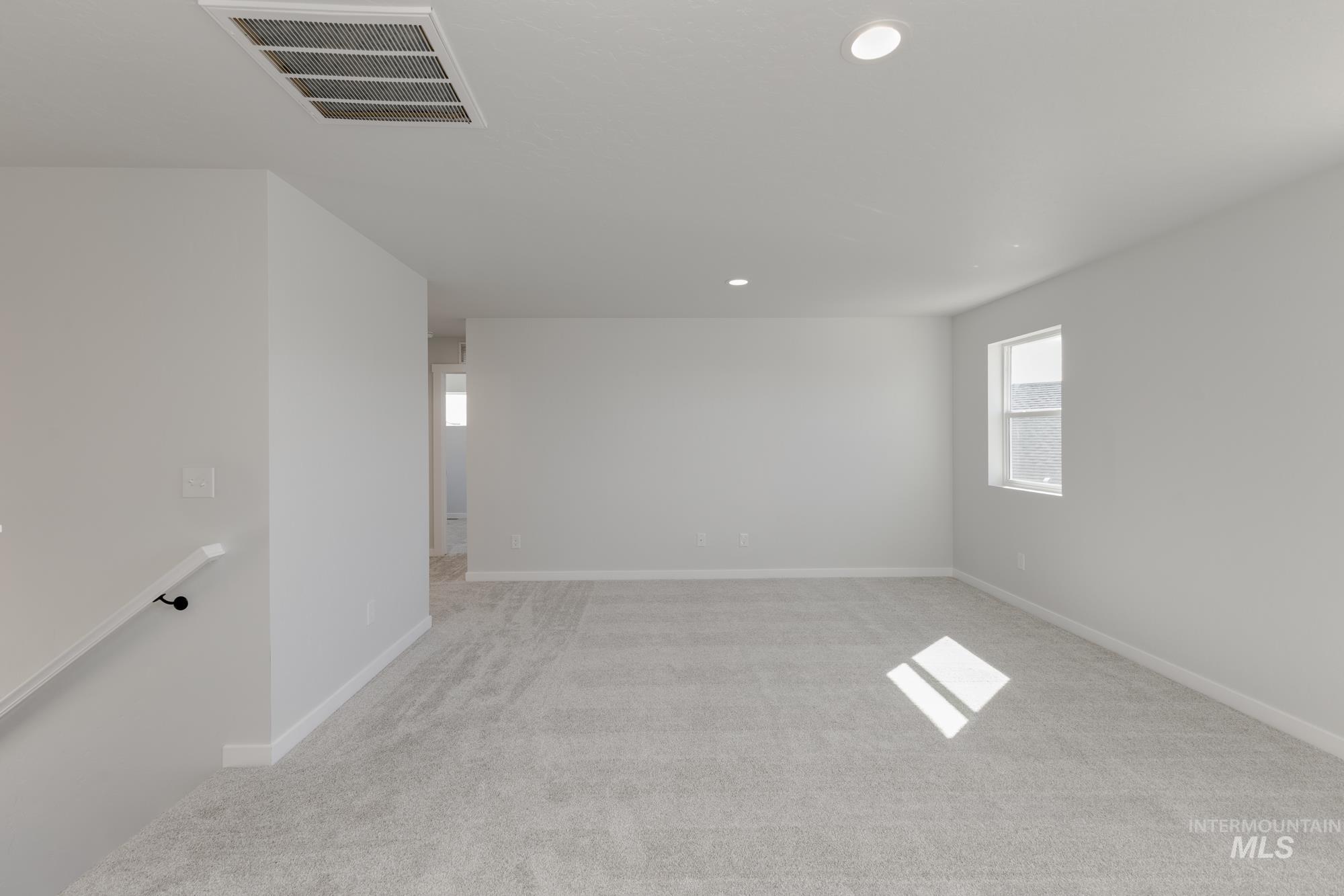 2465 N Silver Wolf Ave, Star, Idaho 83669, 4 Bedrooms, 2.5 Bathrooms, Residential For Sale, Price $484,990,MLS 98965244