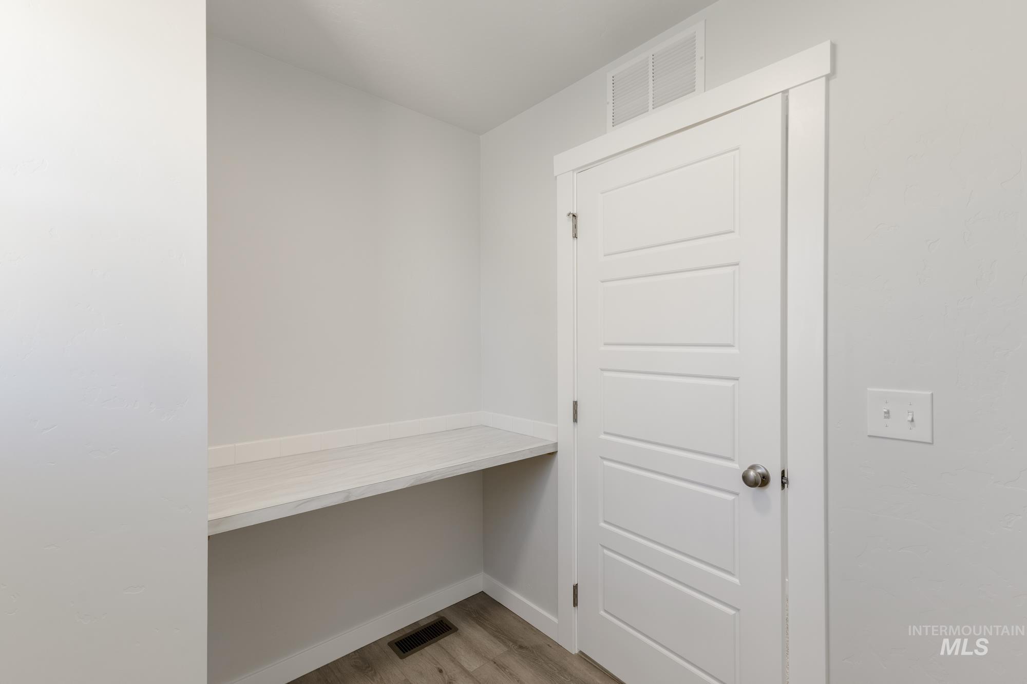 2465 N Silver Wolf Ave, Star, Idaho 83669, 4 Bedrooms, 2.5 Bathrooms, Residential For Sale, Price $484,990,MLS 98965244