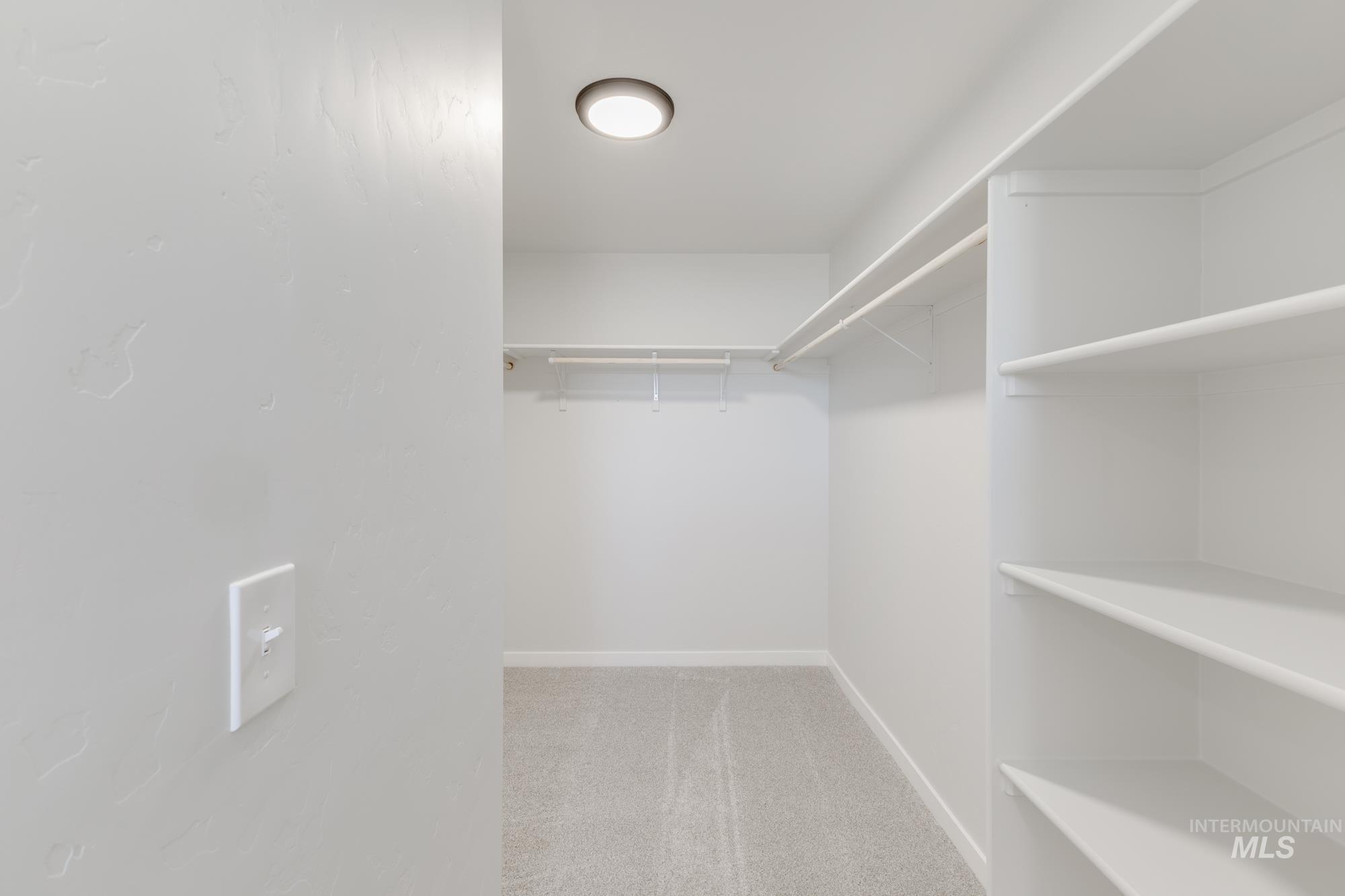 2465 N Silver Wolf Ave, Star, Idaho 83669, 4 Bedrooms, 2.5 Bathrooms, Residential For Sale, Price $484,990,MLS 98965244