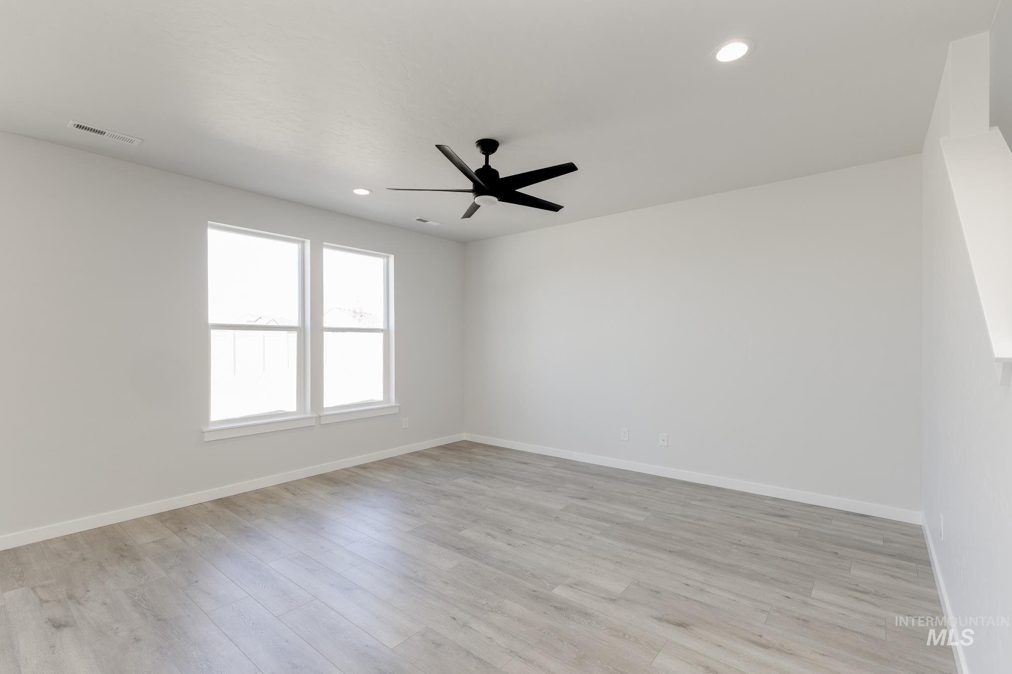 2465 N Silver Wolf Ave, Star, Idaho 83669, 4 Bedrooms, 2.5 Bathrooms, Residential For Sale, Price $484,990,MLS 98965244