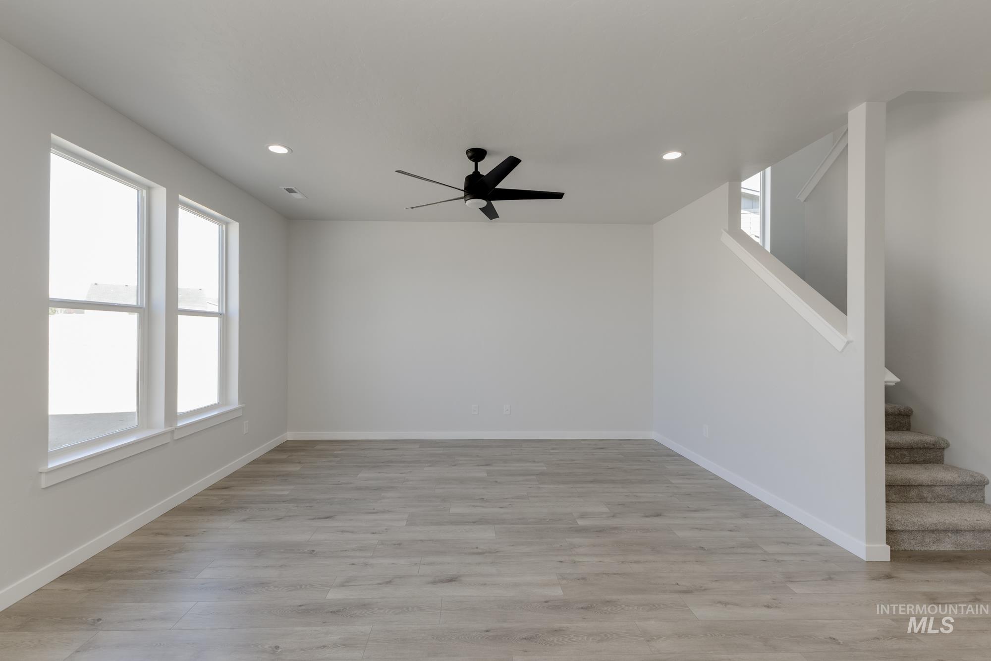 2465 N Silver Wolf Ave, Star, Idaho 83669, 4 Bedrooms, 2.5 Bathrooms, Residential For Sale, Price $484,990,MLS 98965244