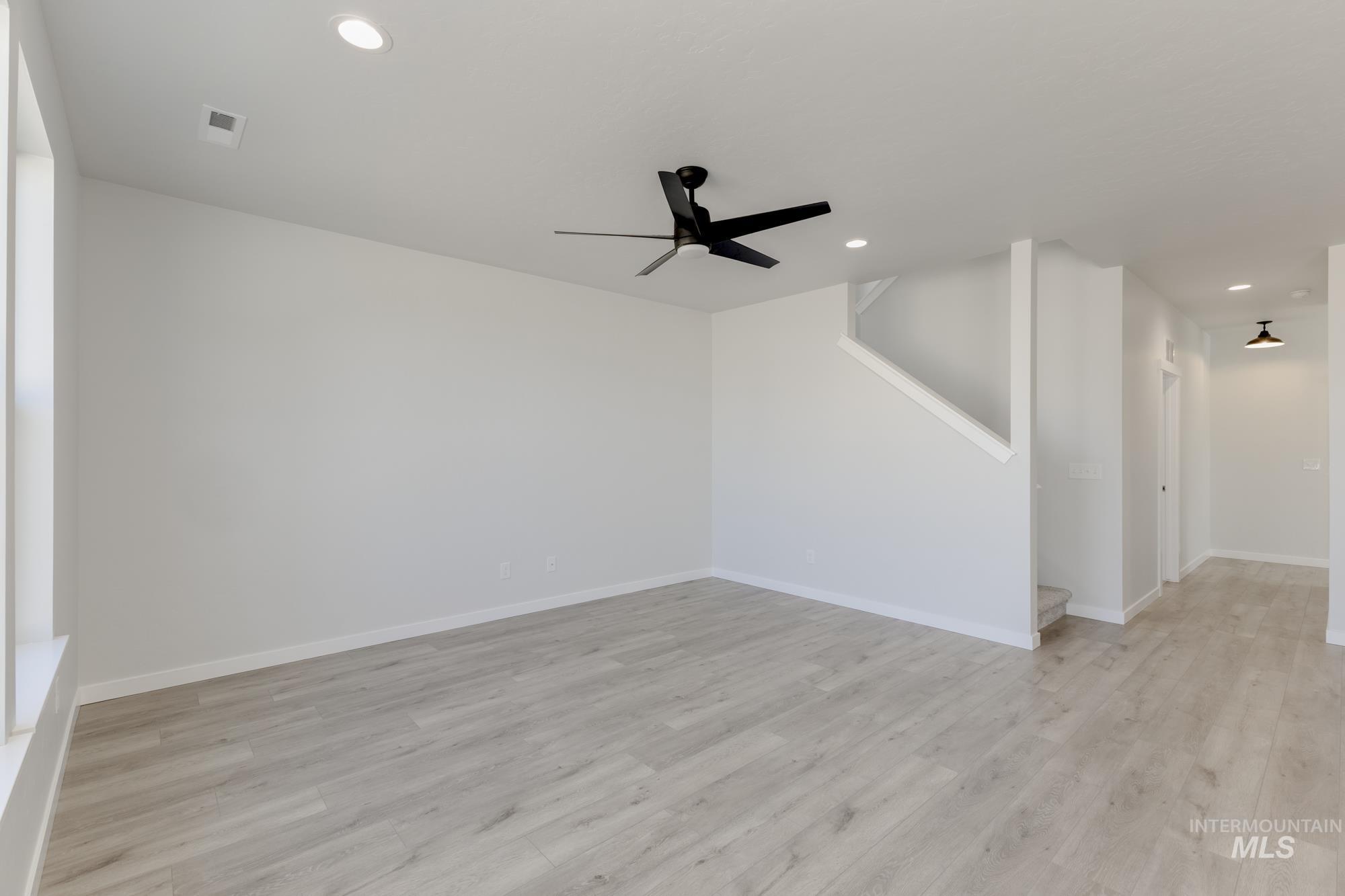 2465 N Silver Wolf Ave, Star, Idaho 83669, 4 Bedrooms, 2.5 Bathrooms, Residential For Sale, Price $484,990,MLS 98965244