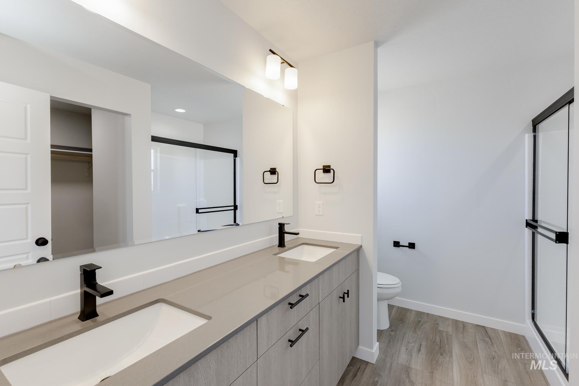 7006 S Old Farm Ave, Meridian, Idaho 83642, 3 Bedrooms, 2.5 Bathrooms, Residential For Sale, Price $440,990,MLS 98965246