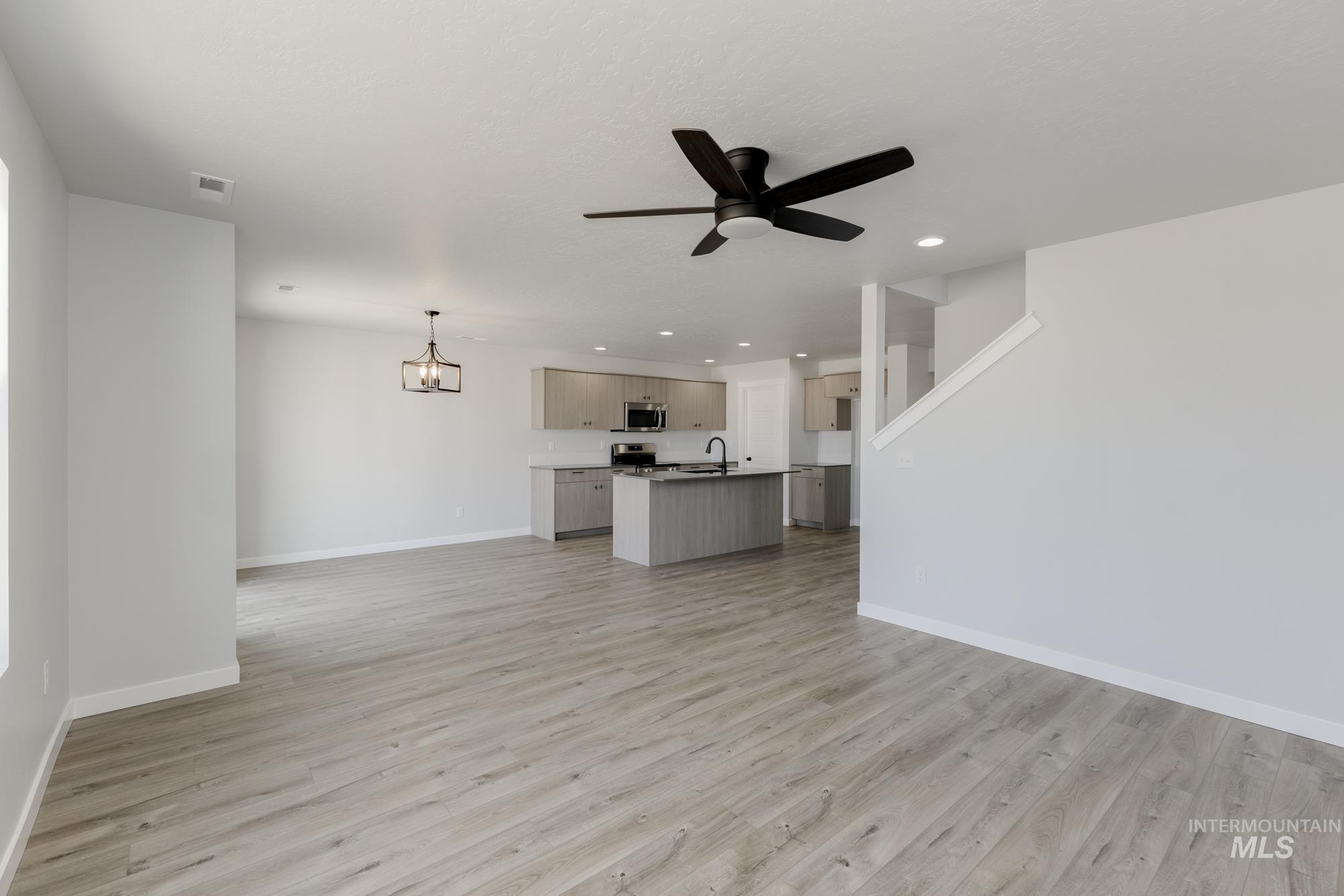 7006 S Old Farm Ave, Meridian, Idaho 83642, 3 Bedrooms, 2.5 Bathrooms, Residential For Sale, Price $440,990,MLS 98965246