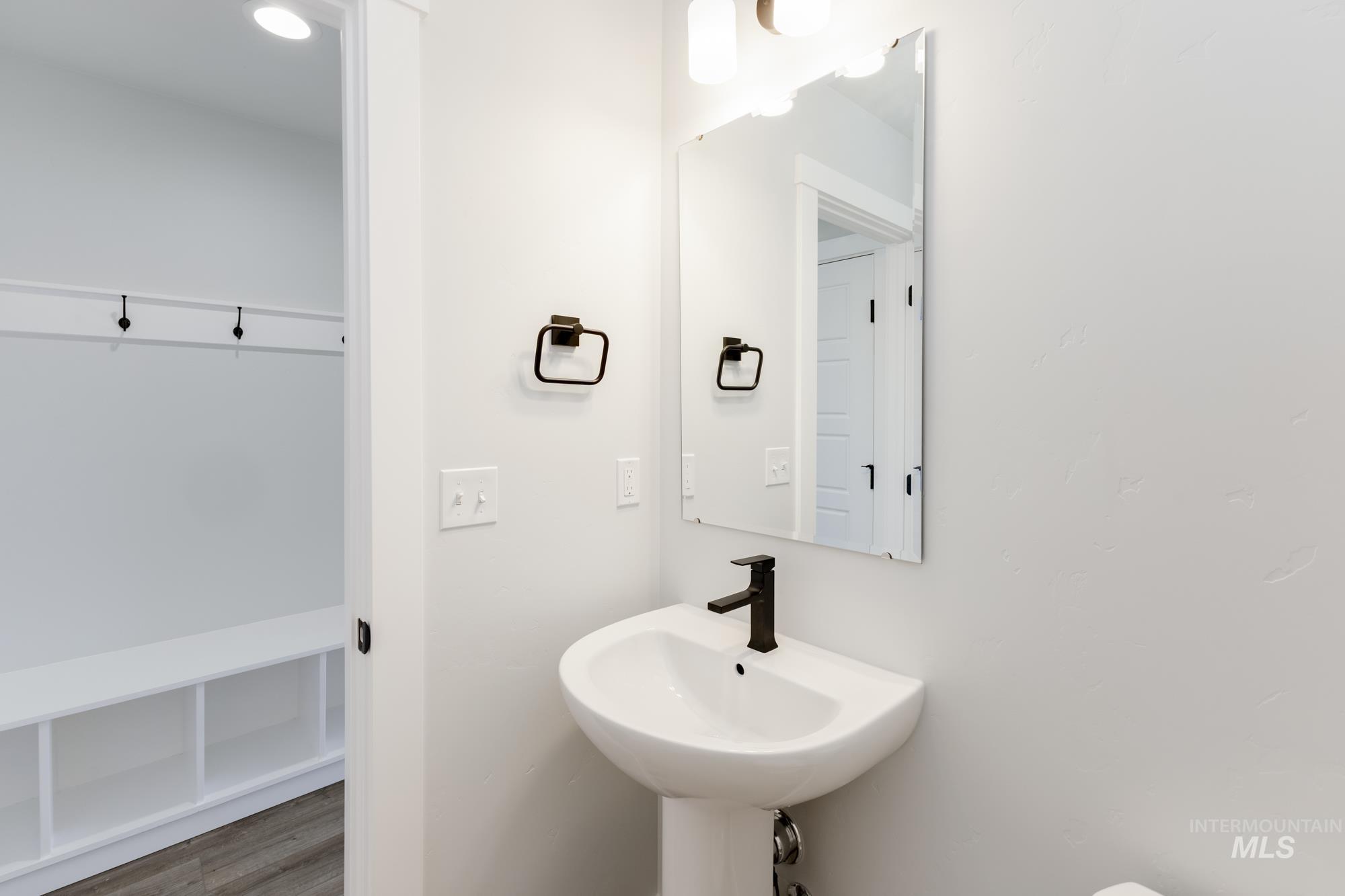 7006 S Old Farm Ave, Meridian, Idaho 83642, 3 Bedrooms, 2.5 Bathrooms, Residential For Sale, Price $440,990,MLS 98965246