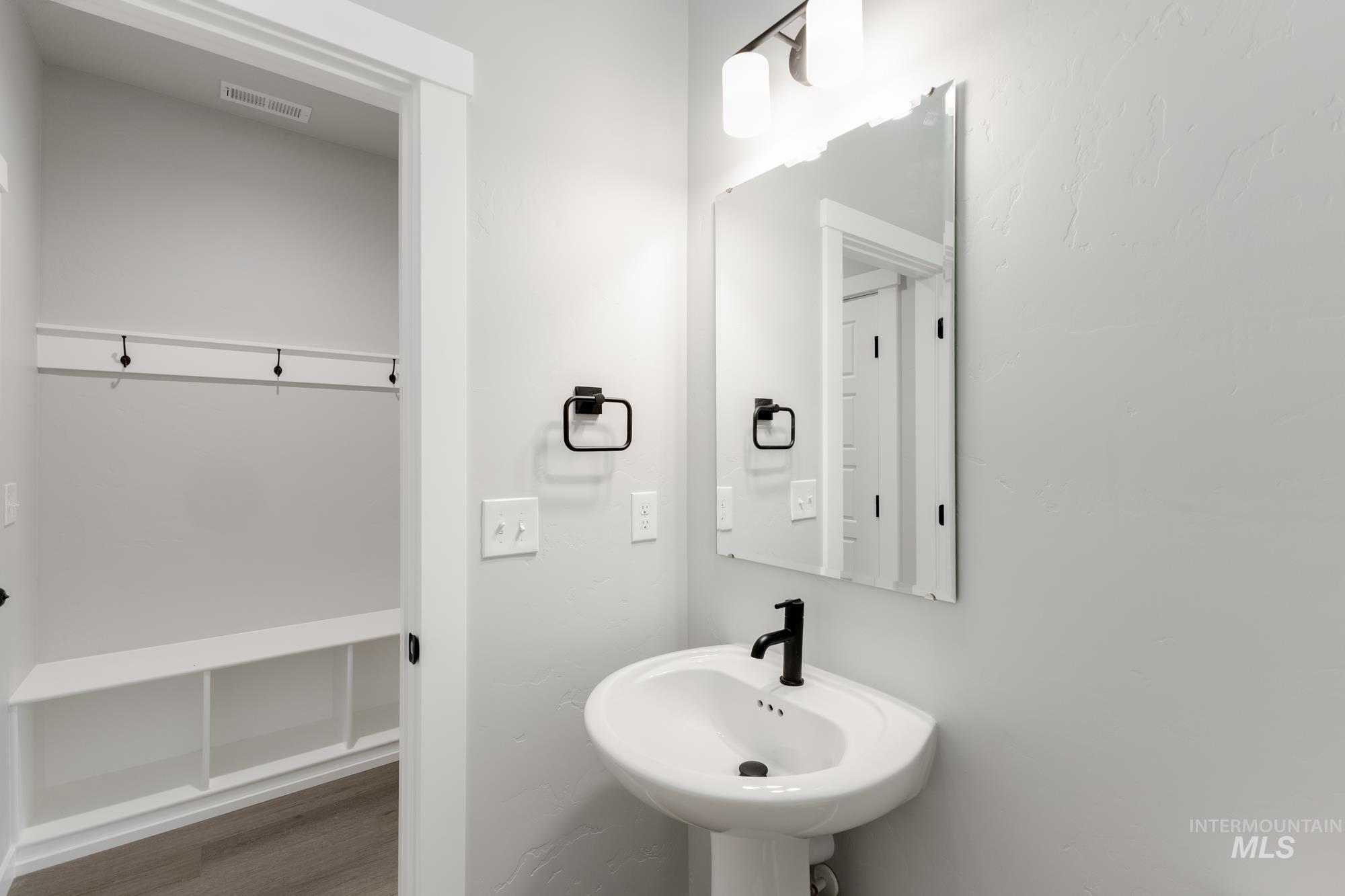 3672 W Dover St, Meridian, Idaho 83642, 4 Bedrooms, 2.5 Bathrooms, Residential For Sale, Price $522,990,MLS 98965253