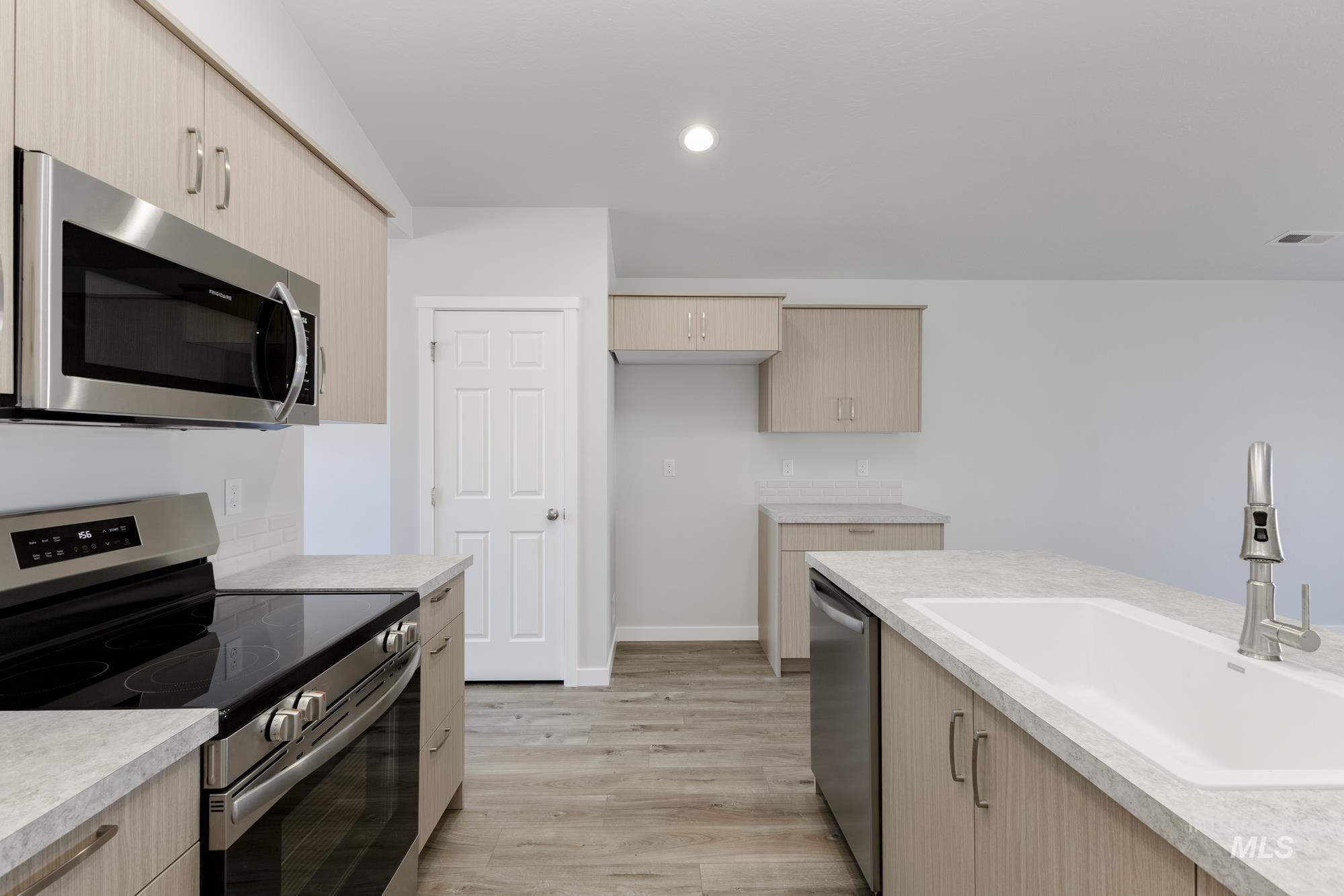 300 N Madrone Ave, Kuna, Idaho 83634, 3 Bedrooms, 2 Bathrooms, Residential For Sale, Price $399,990,MLS 98965254