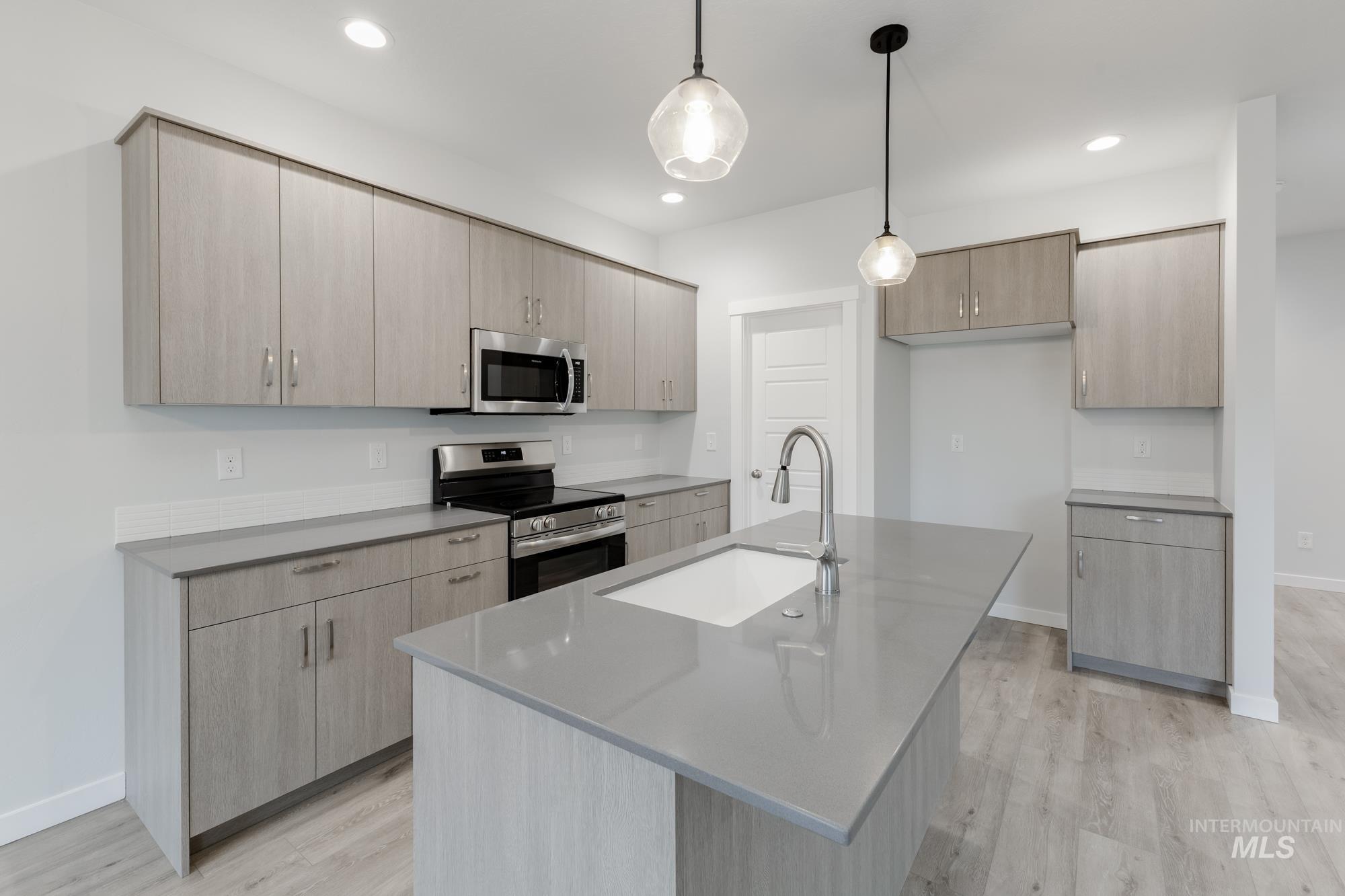 3684 W Dover St, Meridian, Idaho 83642, 3 Bedrooms, 2.5 Bathrooms, Residential For Sale, Price $474,990,MLS 98965255