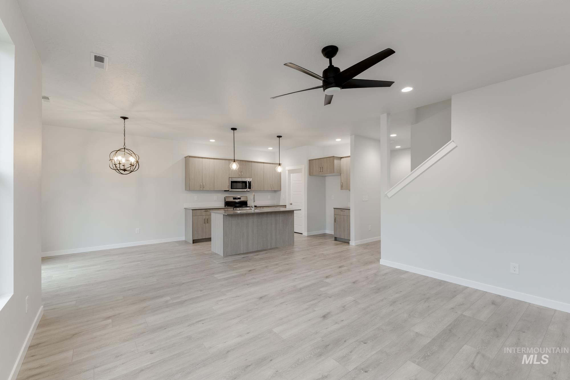 3684 W Dover St, Meridian, Idaho 83642, 3 Bedrooms, 2.5 Bathrooms, Residential For Sale, Price $474,990,MLS 98965255