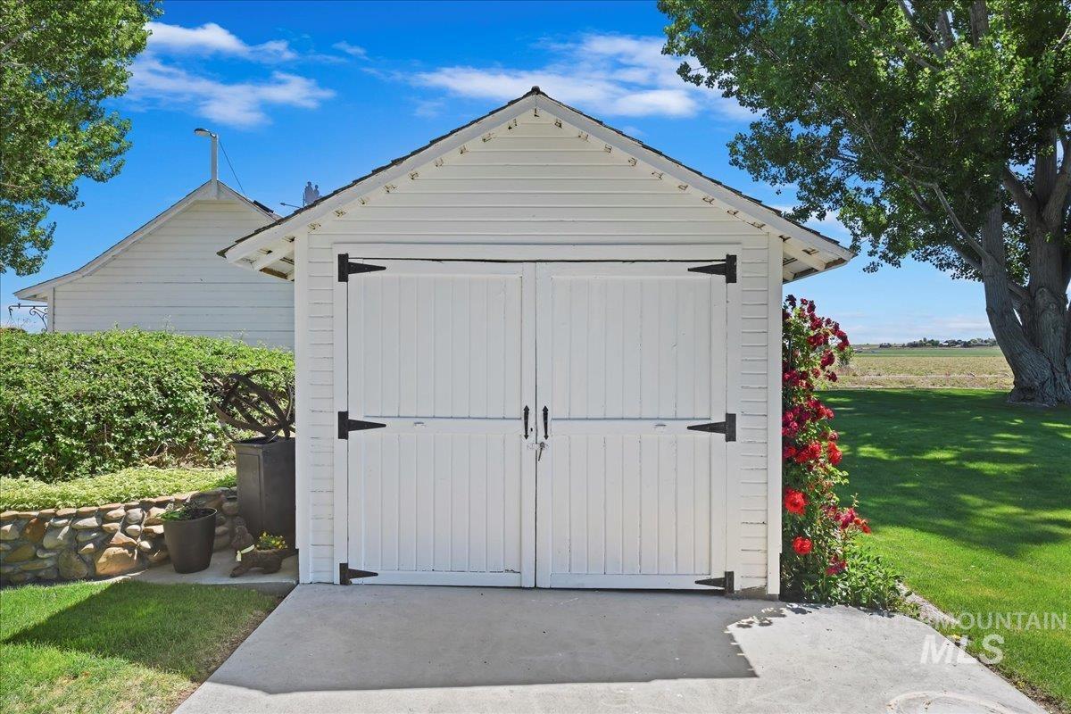 19234 Top Road, Caldwell, Idaho 83607, 3 Bedrooms, 2 Bathrooms, Farm & Ranch For Sale, Price $1,199,000,MLS 98965256