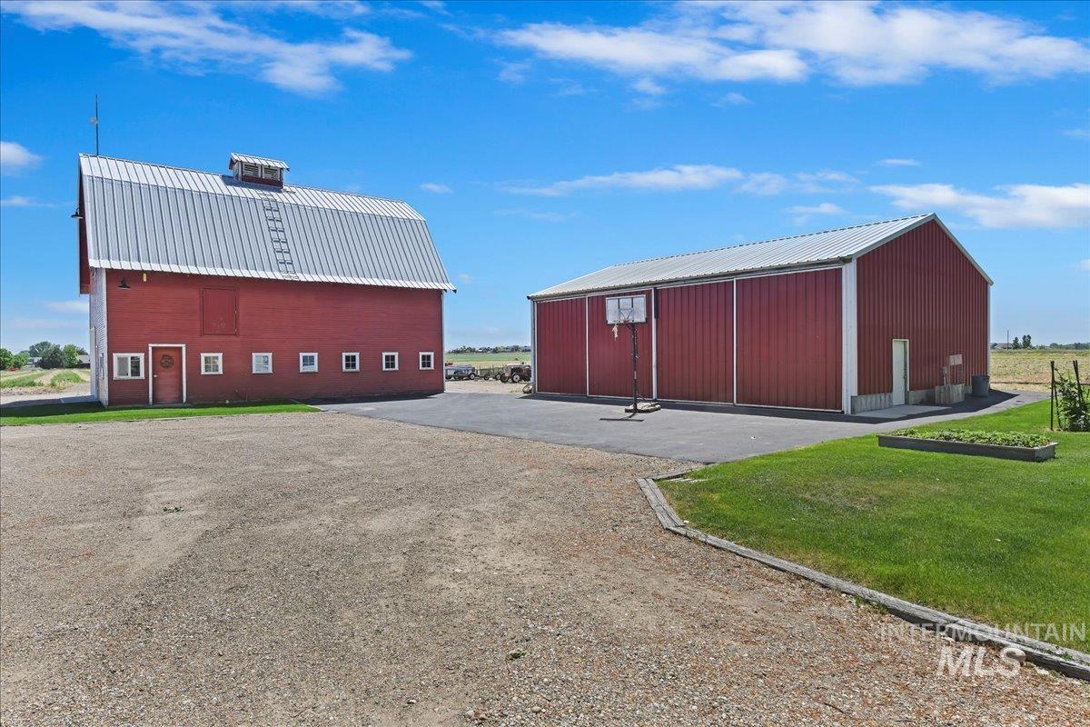 19234 Top Road, Caldwell, Idaho 83607, 3 Bedrooms, 2 Bathrooms, Farm & Ranch For Sale, Price $1,199,000,MLS 98965256