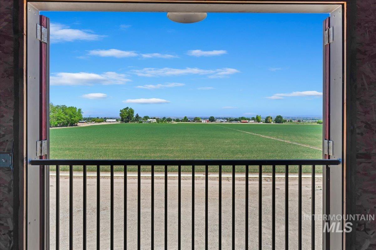 19234 Top Road, Caldwell, Idaho 83607, 3 Bedrooms, 2 Bathrooms, Farm & Ranch For Sale, Price $1,199,000,MLS 98965256