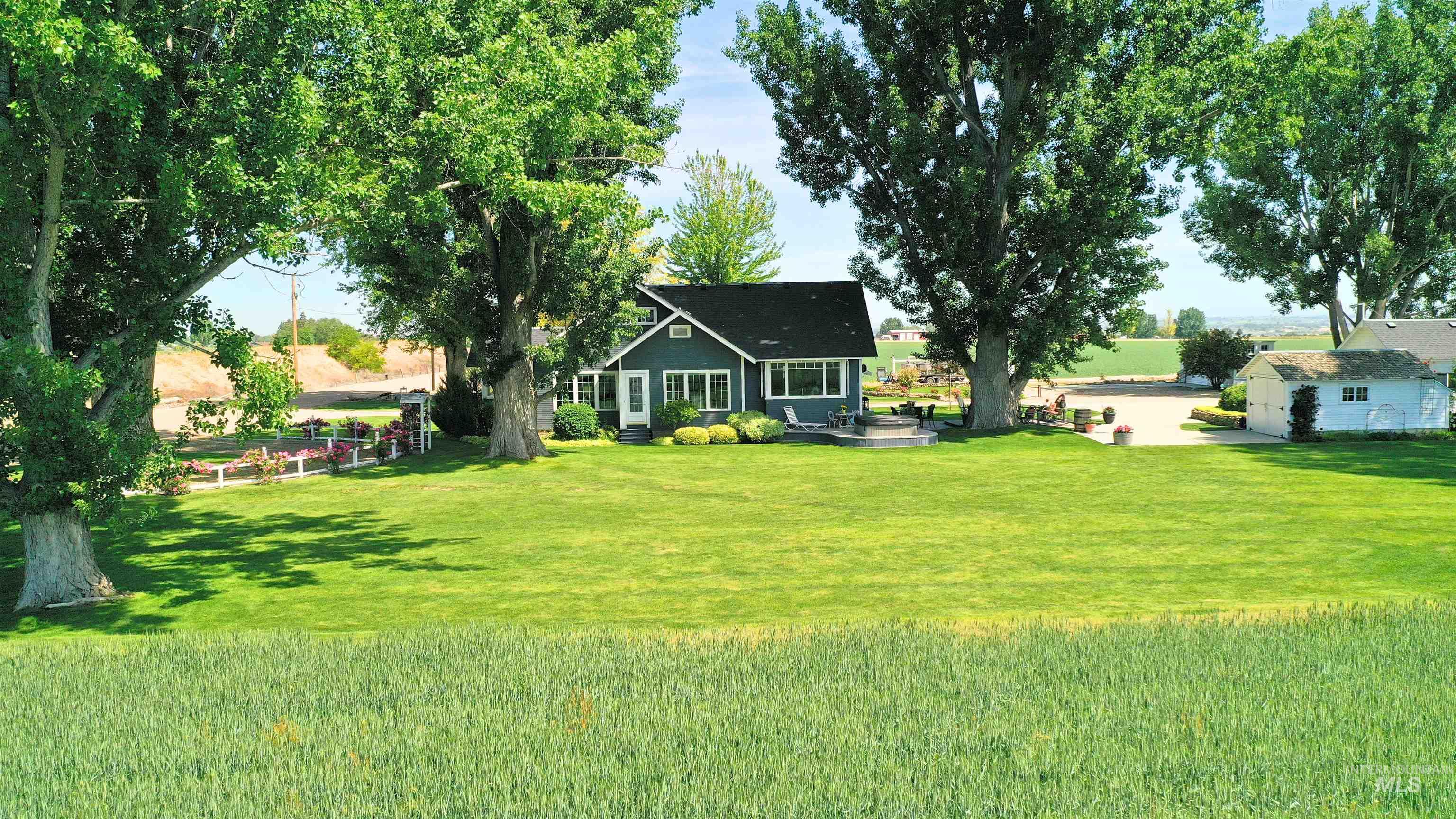 19234 Top Road, Caldwell, Idaho 83607, 3 Bedrooms, 2 Bathrooms, Farm & Ranch For Sale, Price $1,199,000,MLS 98965256