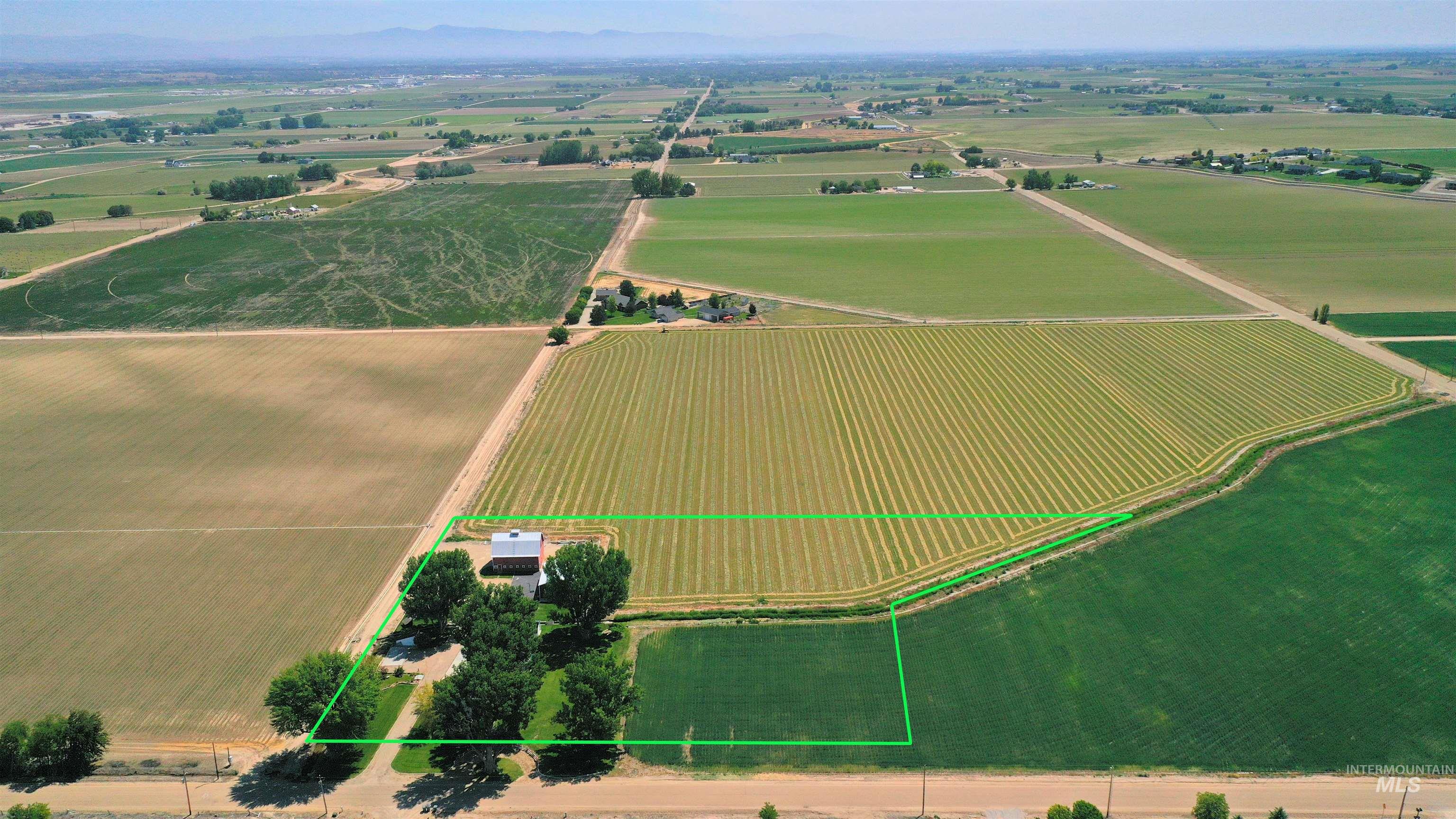 19234 Top Road, Caldwell, Idaho 83607, 3 Bedrooms, 2 Bathrooms, Farm & Ranch For Sale, Price $1,199,000,MLS 98965256