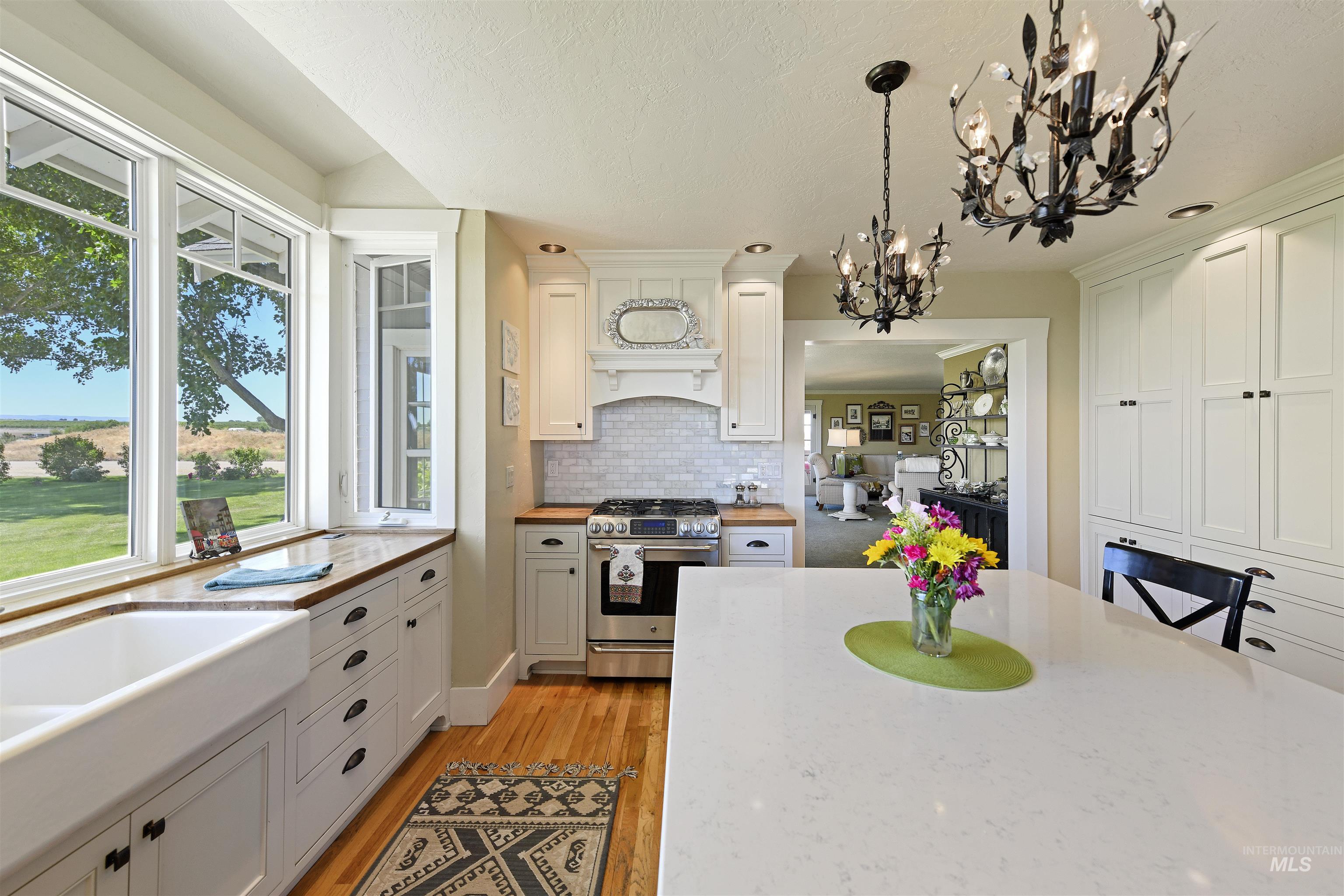 19234 Top Road, Caldwell, Idaho 83607, 3 Bedrooms, 2 Bathrooms, Farm & Ranch For Sale, Price $1,199,000,MLS 98965256