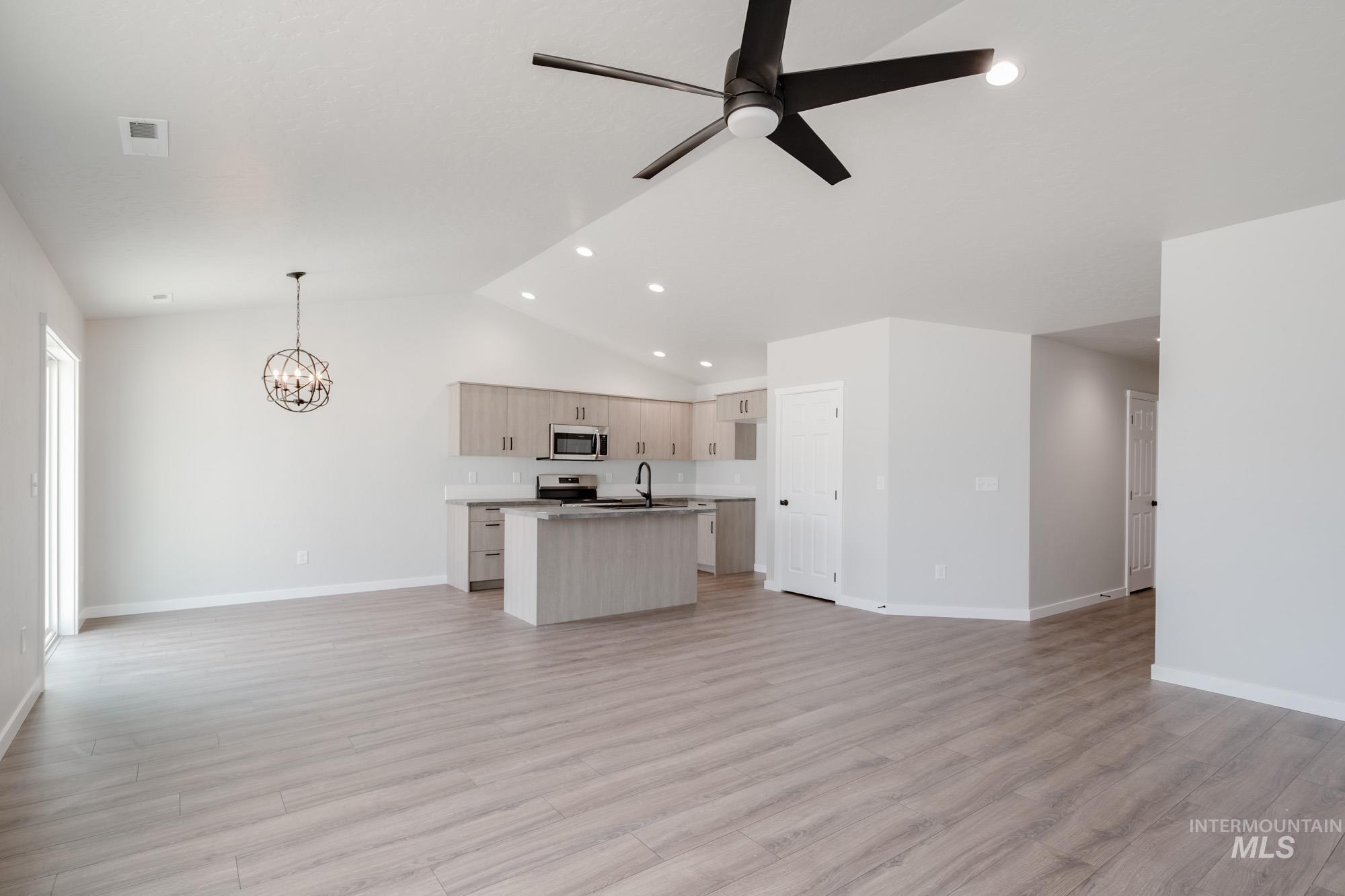 314 N Madrone Ave, Kuna, Idaho 83634, 3 Bedrooms, 2 Bathrooms, Residential For Sale, Price $388,990,MLS 98965257