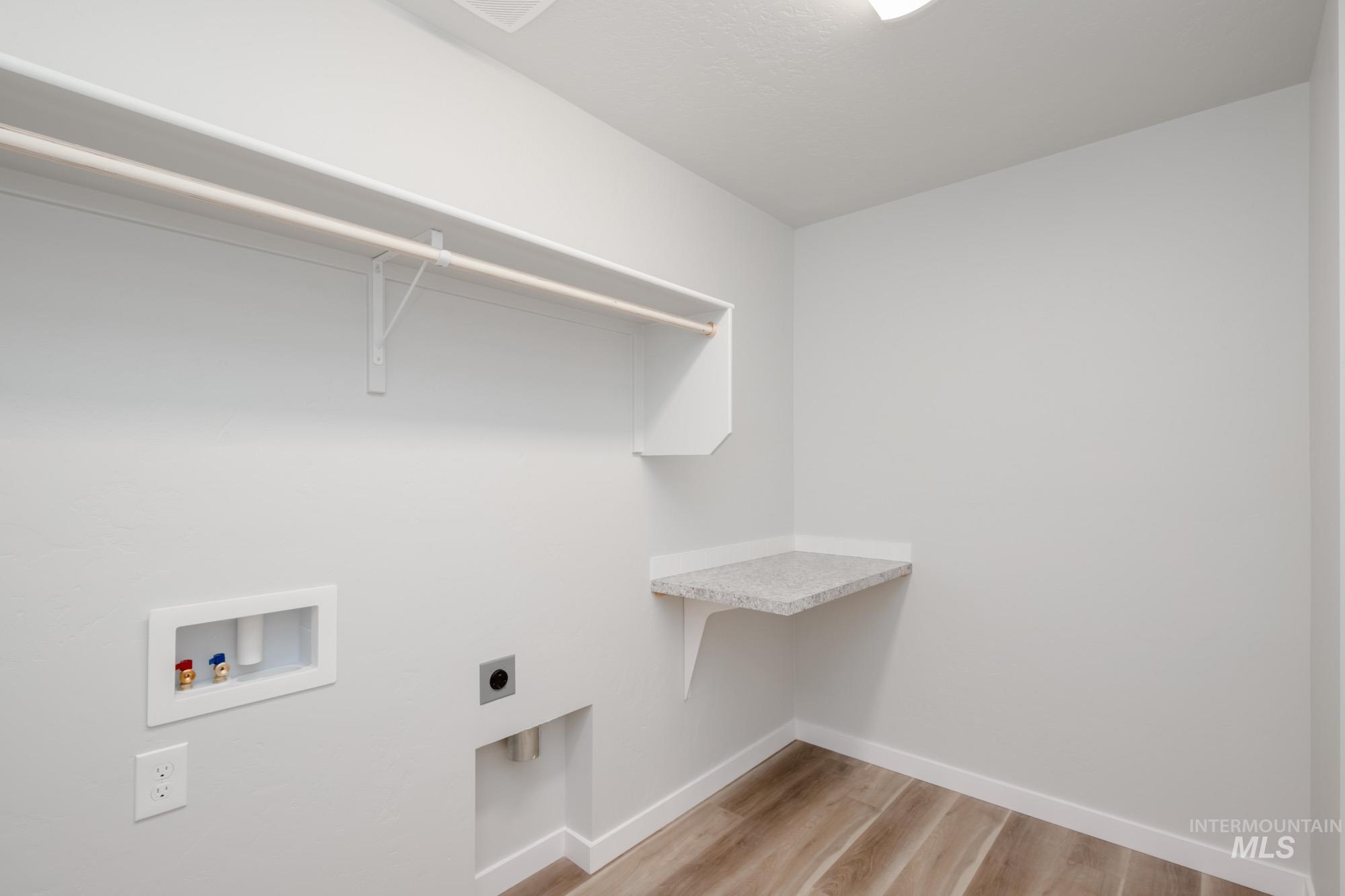 1074 Woods Bog Ave, Middleton, Idaho 83644, 4 Bedrooms, 2 Bathrooms, Residential For Sale, Price $474,990, 98965260