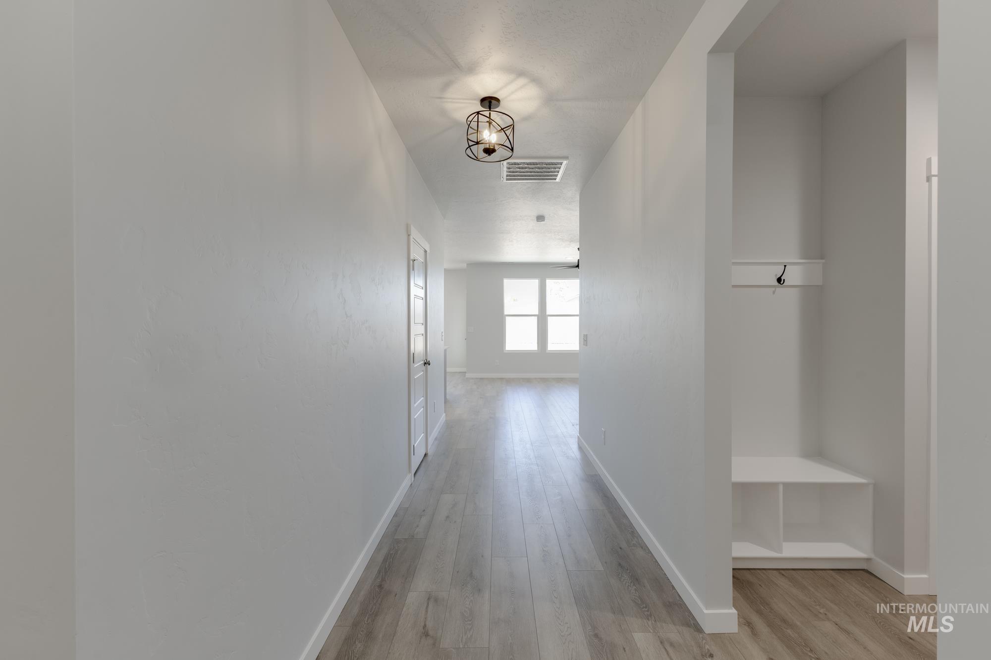 1086 Woods Bog Ct, Middleton, Idaho 83644, 4 Bedrooms, 2 Bathrooms, Residential For Sale, Price $487,990, 98965262