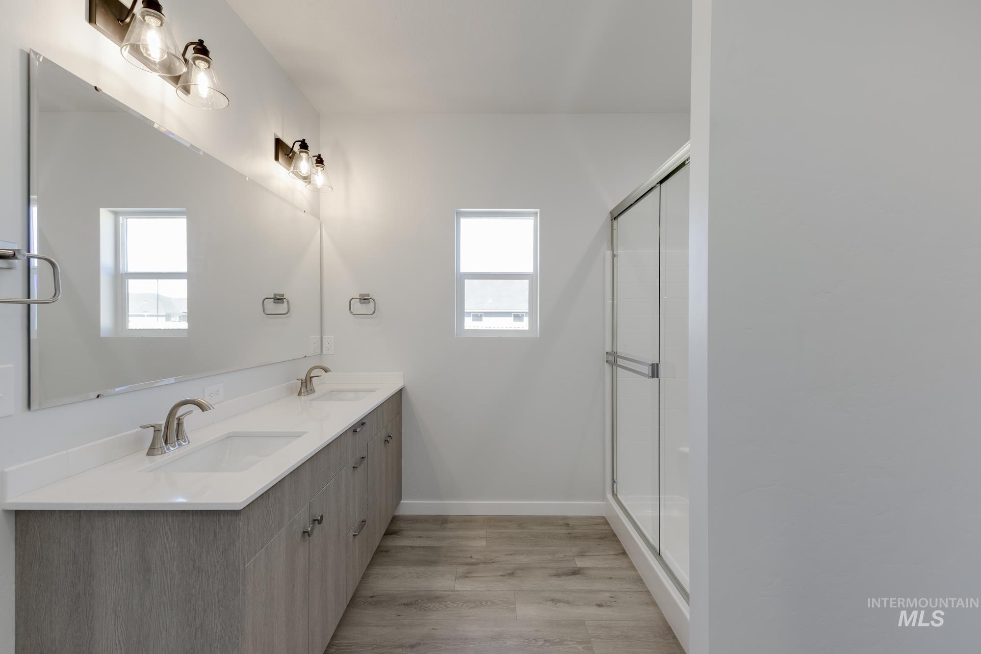 1086 Woods Bog Ct, Middleton, Idaho 83644, 4 Bedrooms, 2 Bathrooms, Residential For Sale, Price $489,990,MLS 98965262