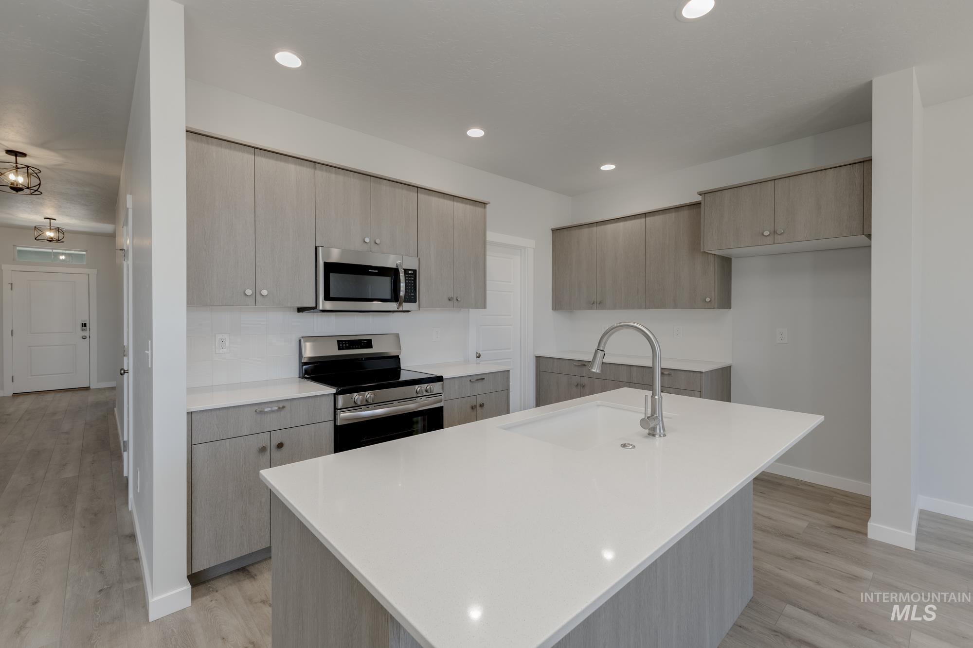 1086 Woods Bog Ct, Middleton, Idaho 83644, 4 Bedrooms, 2 Bathrooms, Residential For Sale, Price $489,990,MLS 98965262