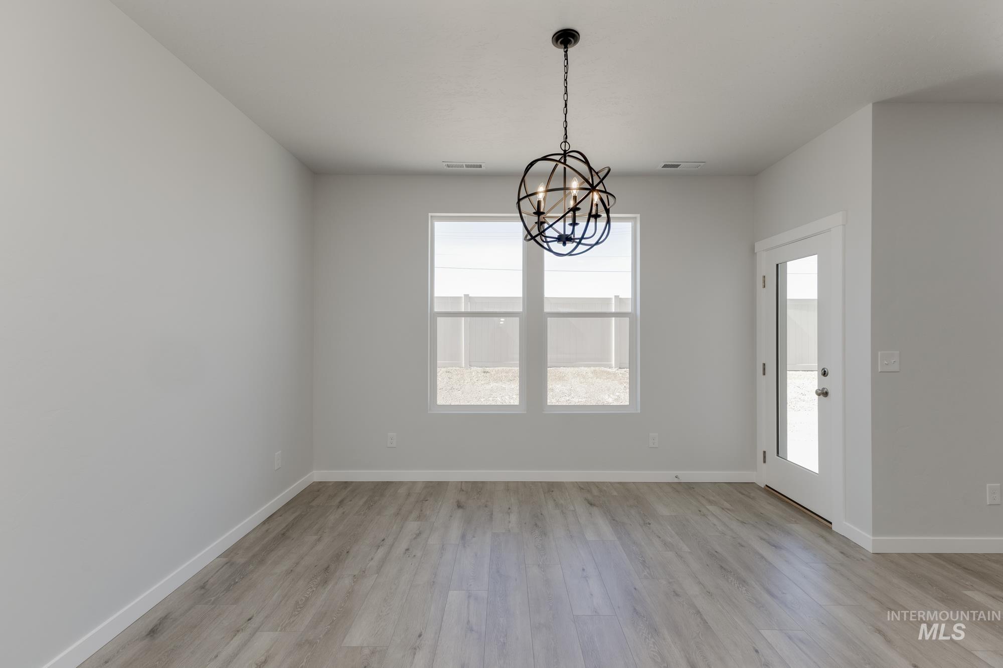 1086 Woods Bog Ct, Middleton, Idaho 83644, 4 Bedrooms, 2 Bathrooms, Residential For Sale, Price $487,990, 98965262