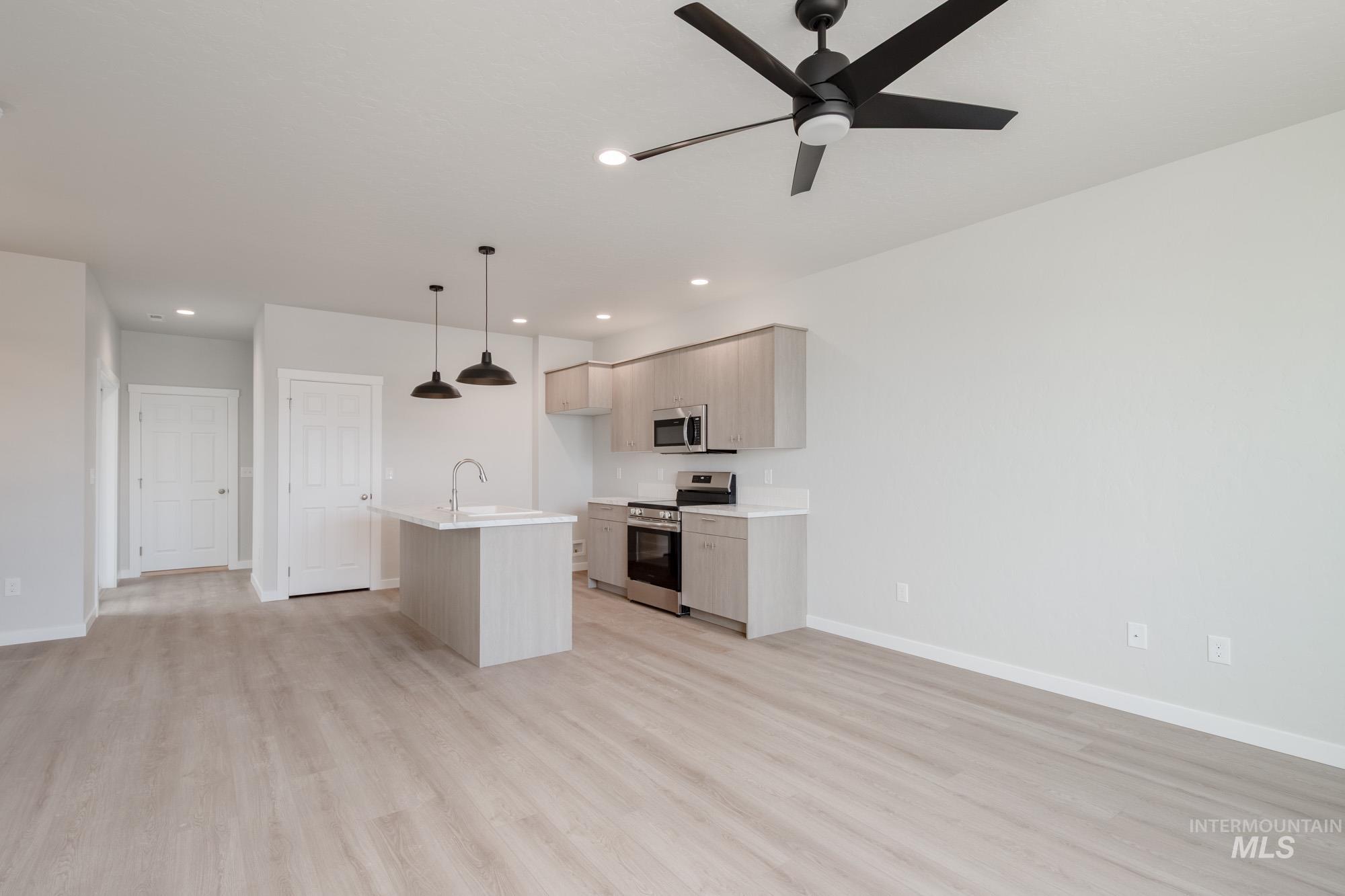 2986 E Boulder Basin Dr, Kuna, Idaho 83634, 3 Bedrooms, 2.5 Bathrooms, Residential For Sale, Price $385,990,MLS 98965263