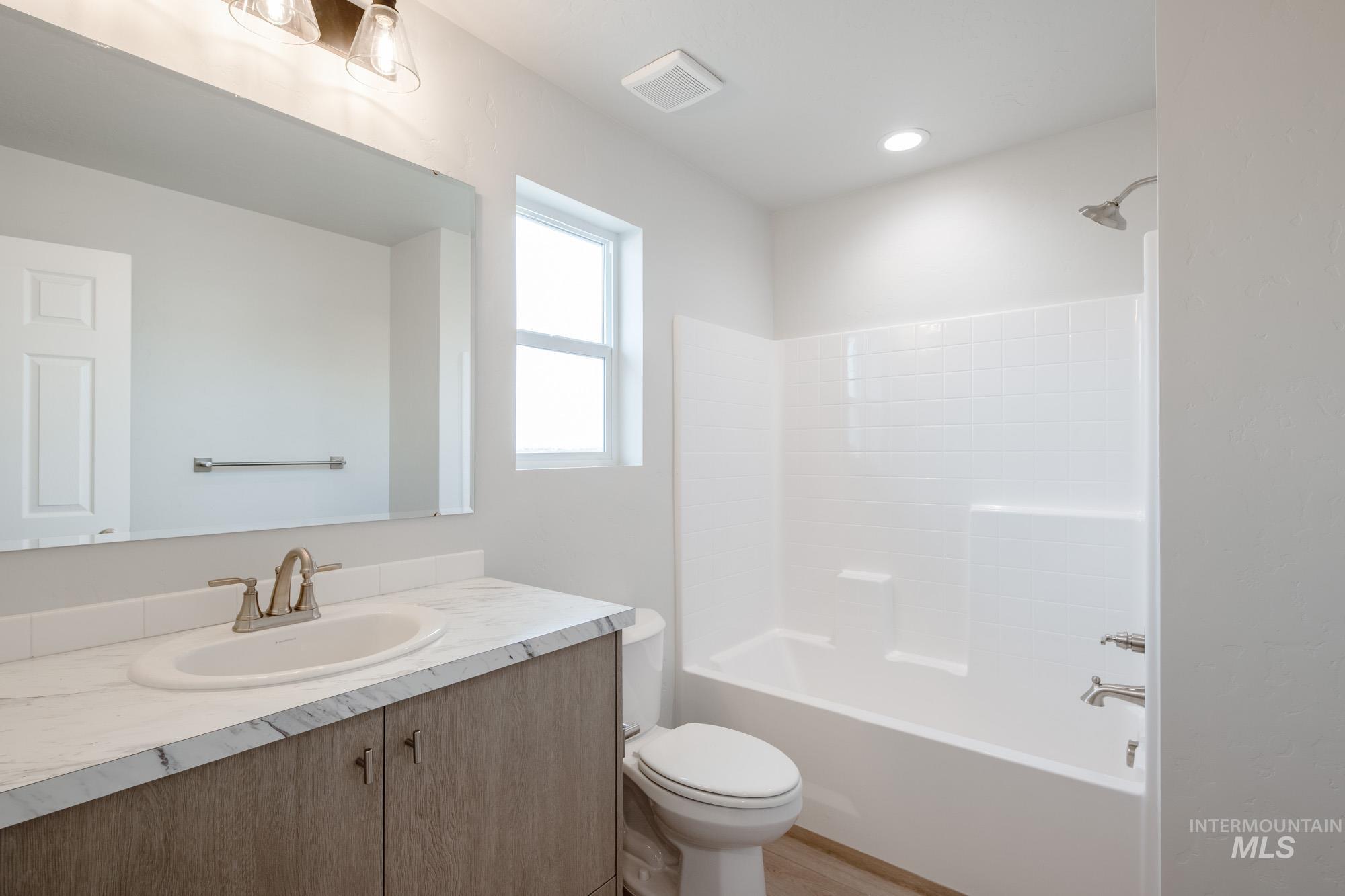 2986 E Boulder Basin Dr, Kuna, Idaho 83634, 3 Bedrooms, 2.5 Bathrooms, Residential For Sale, Price $385,990,MLS 98965263