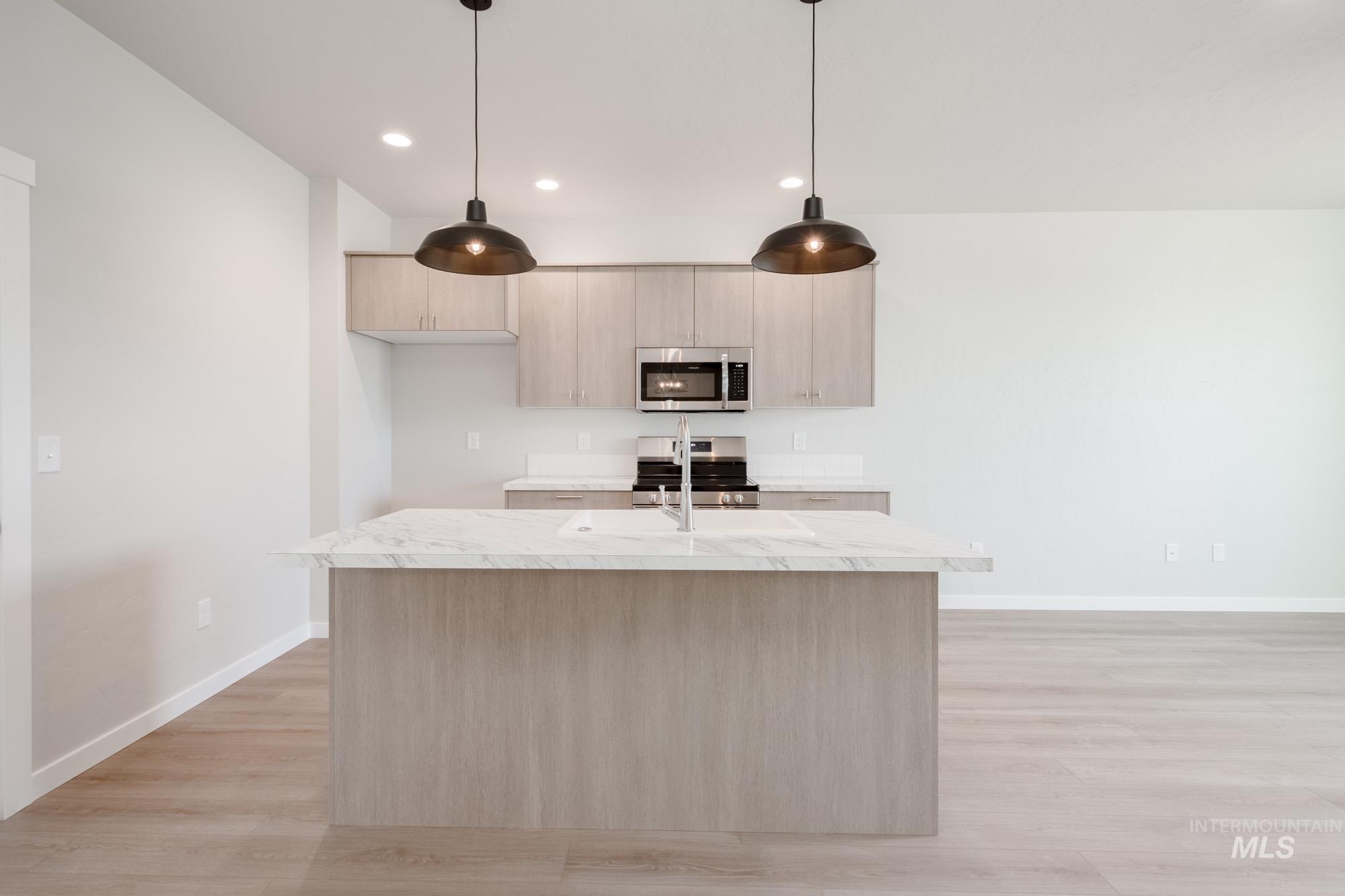 2986 E Boulder Basin Dr, Kuna, Idaho 83634, 3 Bedrooms, 2.5 Bathrooms, Residential For Sale, Price $385,990,MLS 98965263