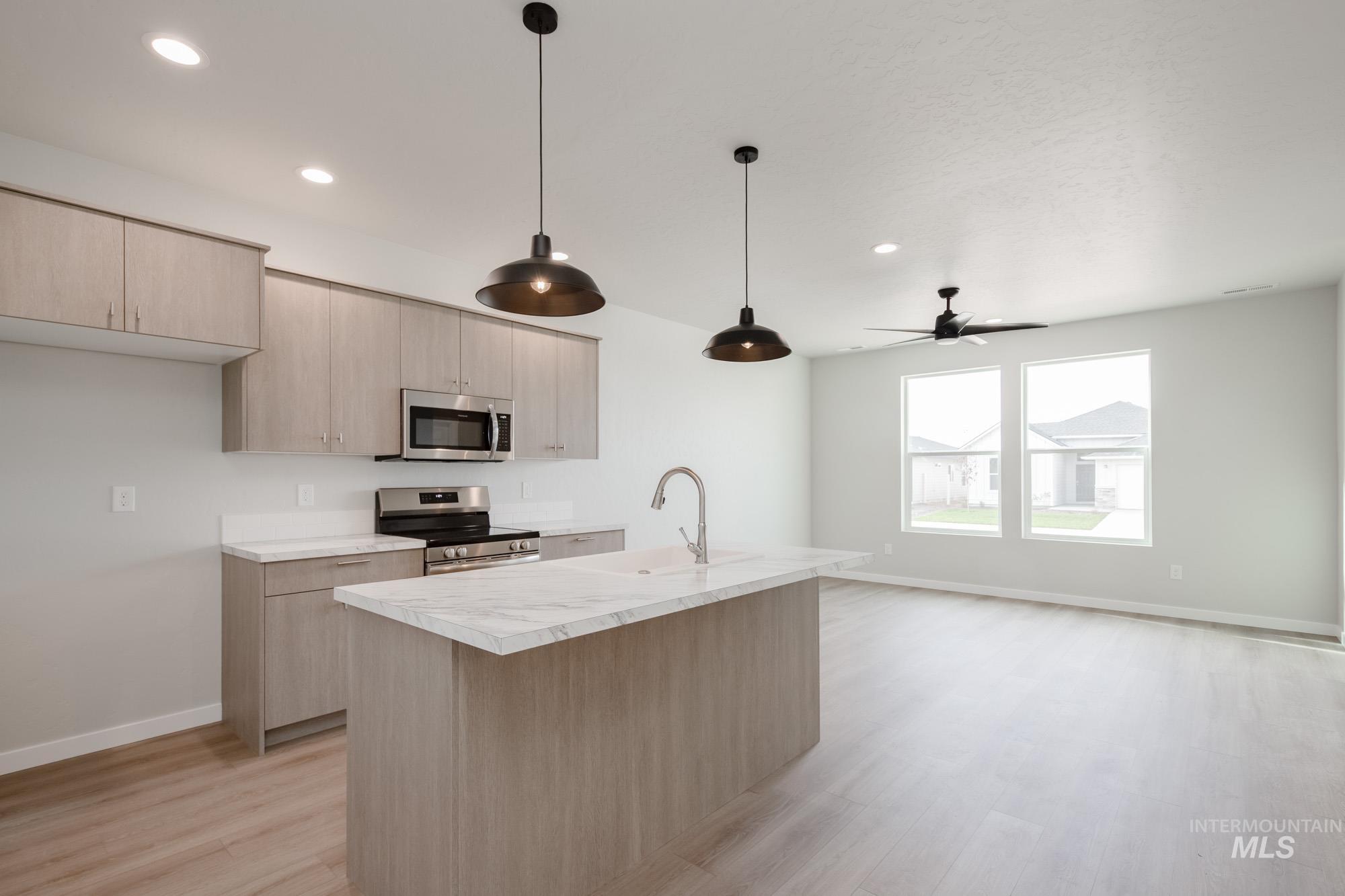 2986 E Boulder Basin Dr, Kuna, Idaho 83634, 3 Bedrooms, 2.5 Bathrooms, Residential For Sale, Price $385,990,MLS 98965263