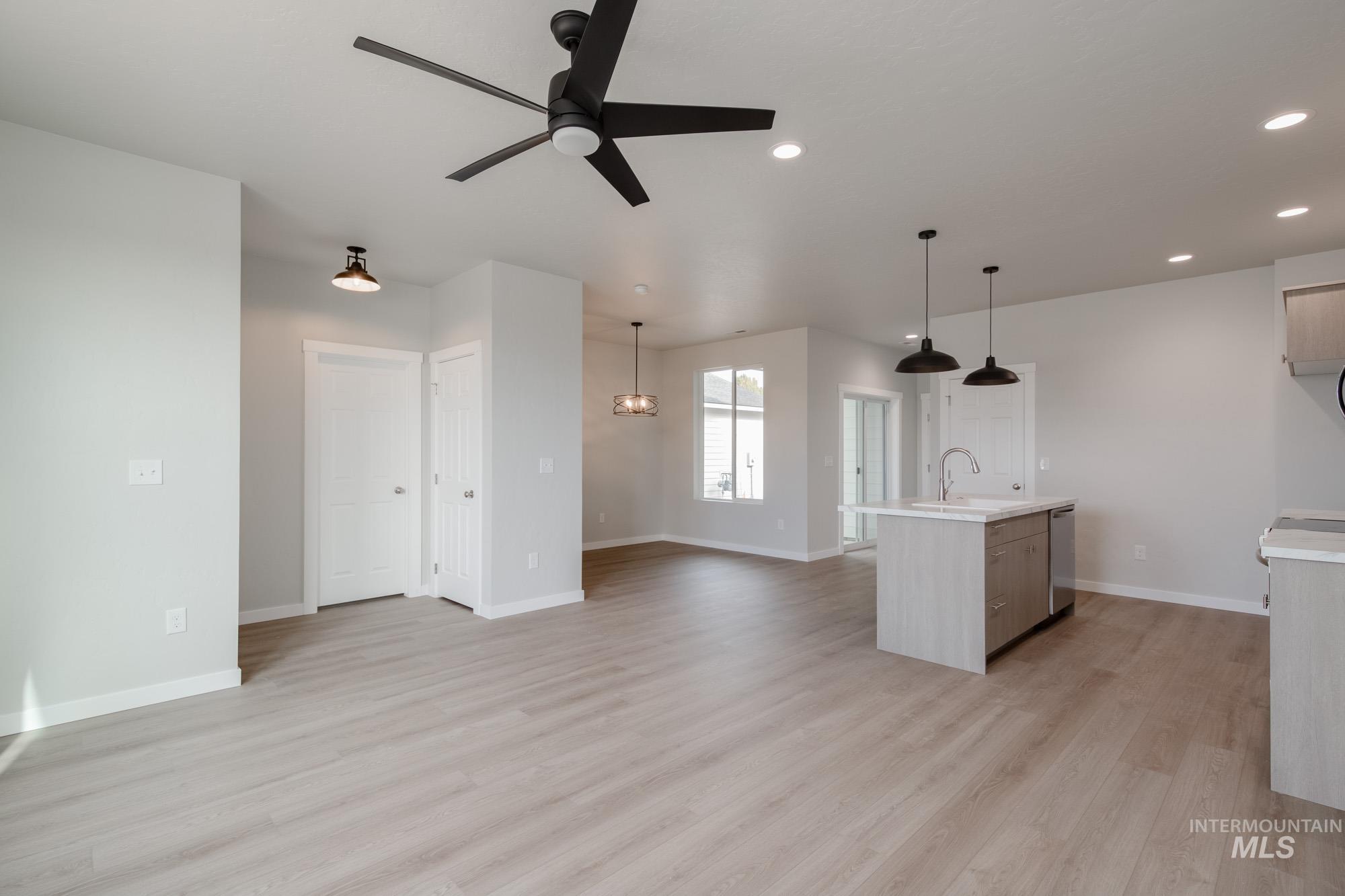 2986 E Boulder Basin Dr, Kuna, Idaho 83634, 3 Bedrooms, 2.5 Bathrooms, Residential For Sale, Price $385,990,MLS 98965263