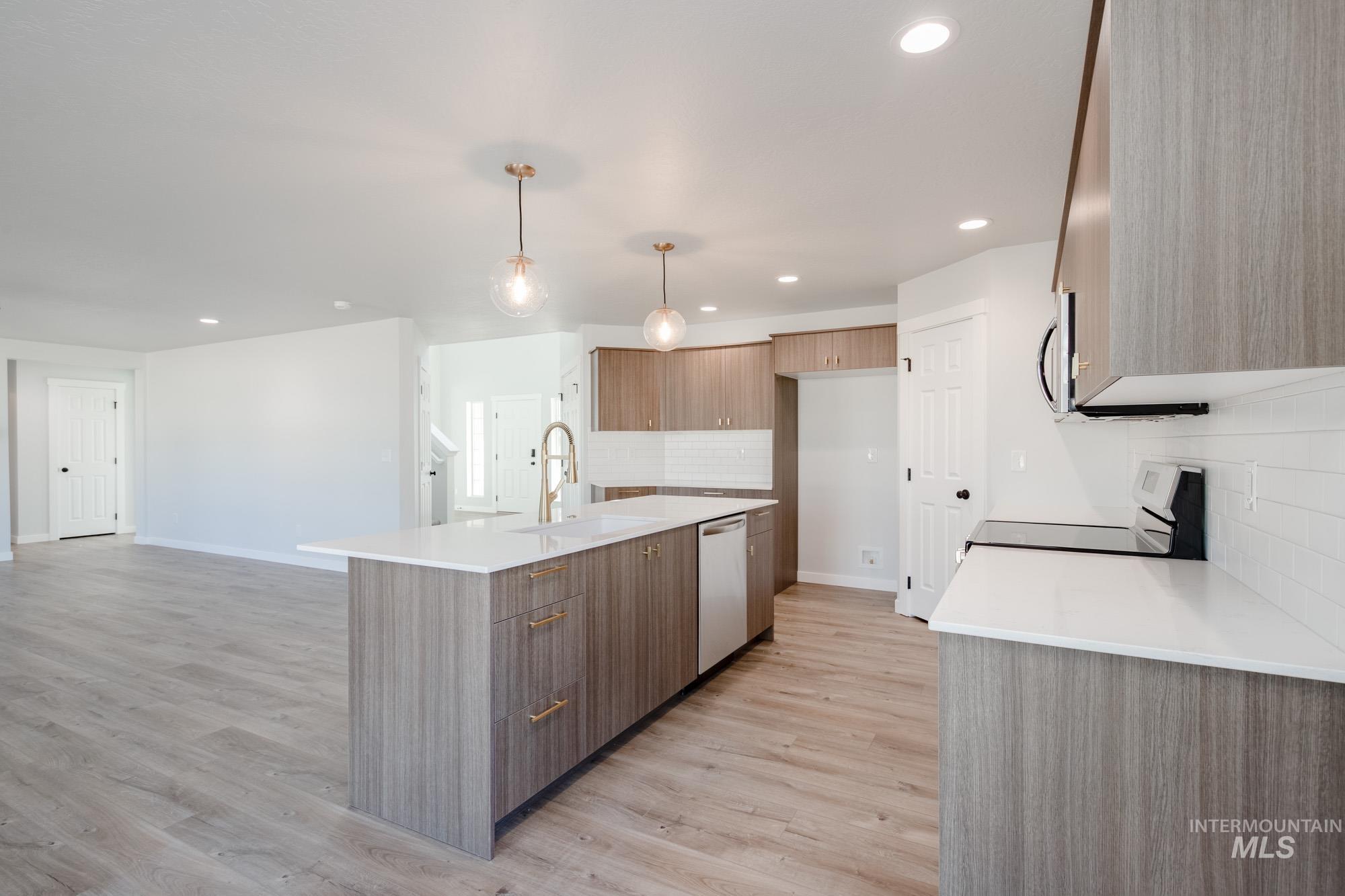 9124 W Violet St, Nampa, Idaho 83687, 4 Bedrooms, 3 Bathrooms, Residential For Sale, Price $559,990,MLS 98965266